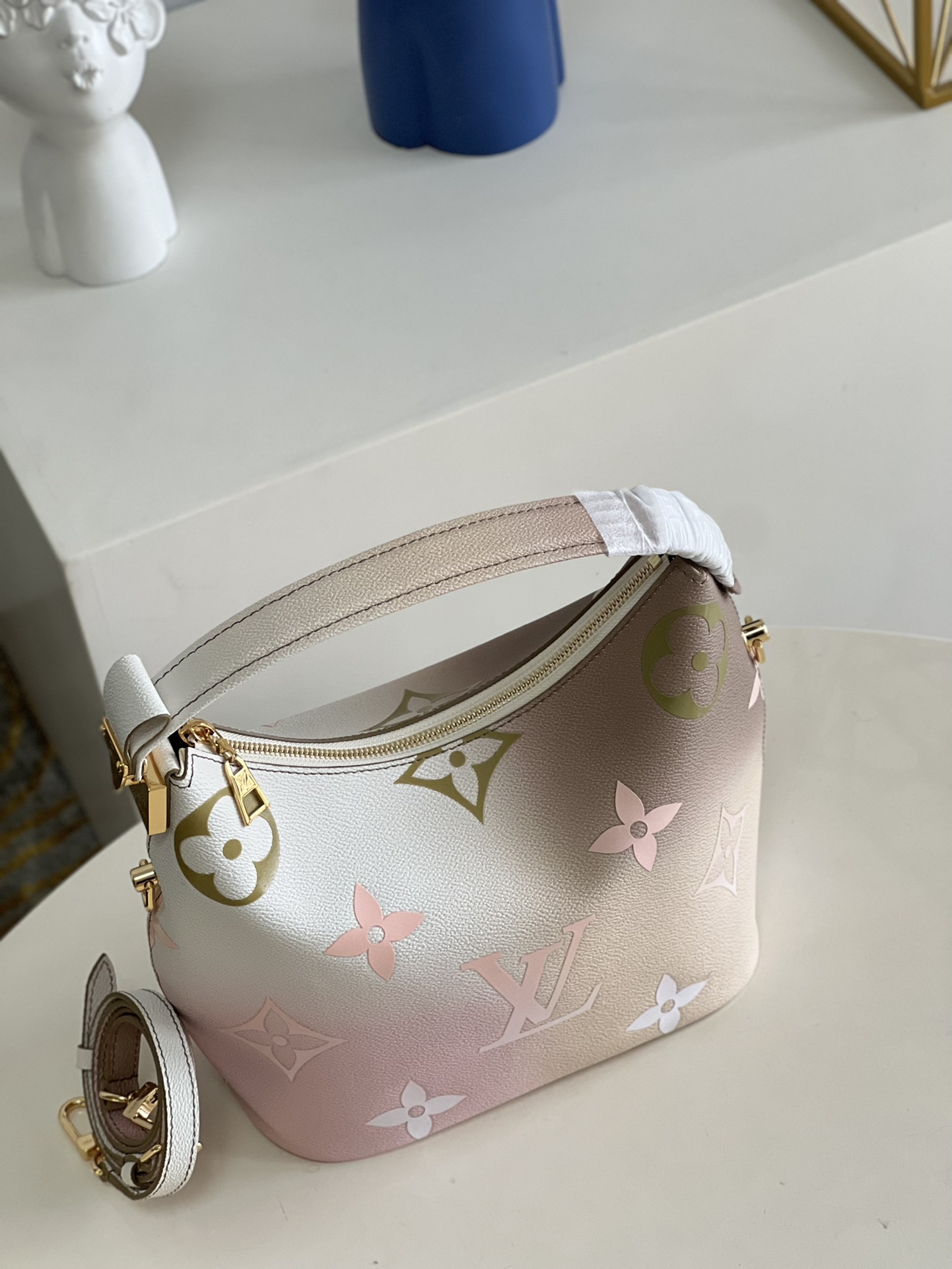 L*ouis V*uitton Top Bag 24*22*13CM