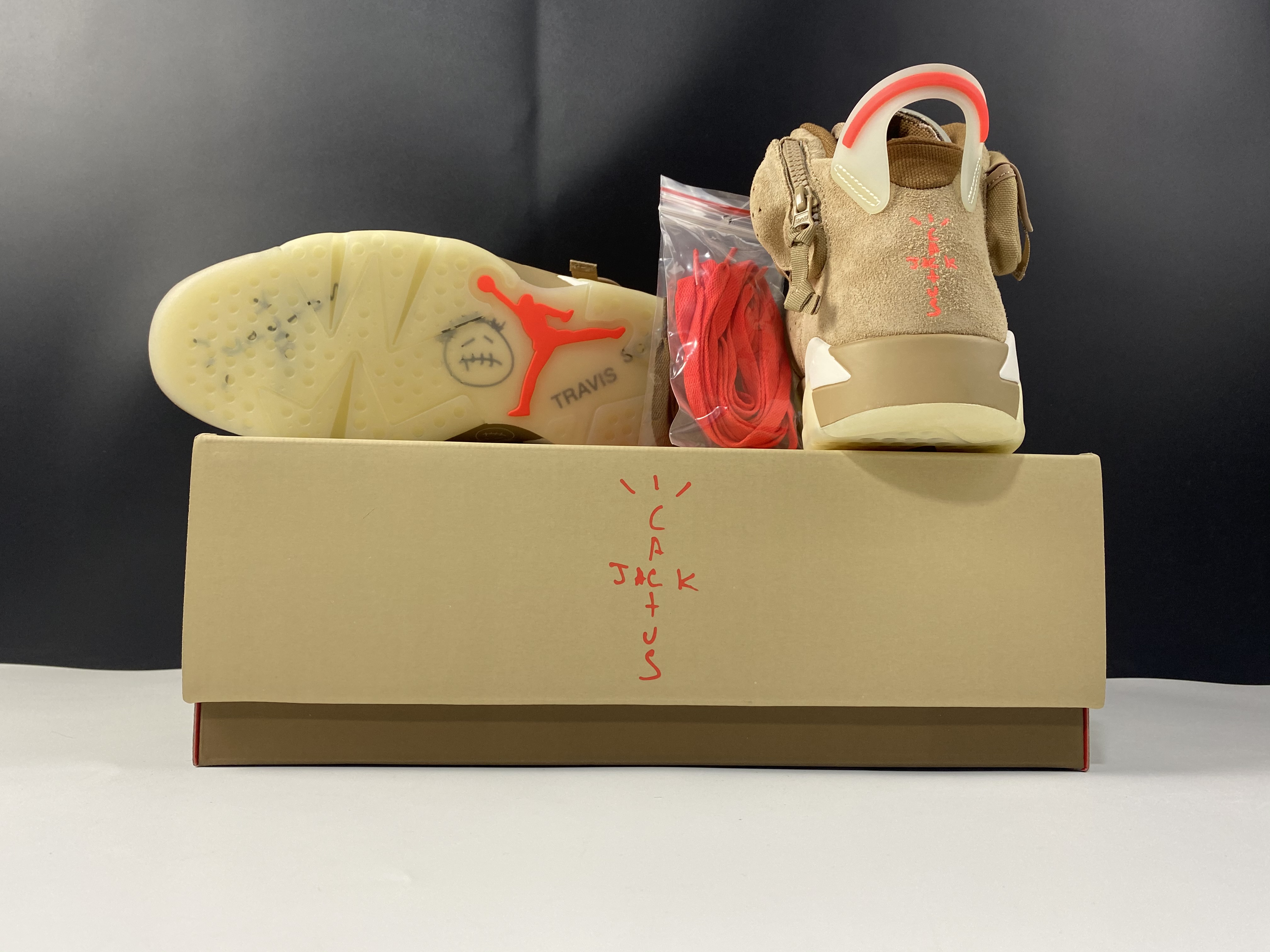 Travis Scott x Air Jordan 6 DH0690-200