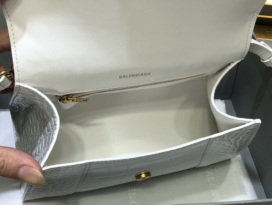 B*alenciaga Bag Top Quality