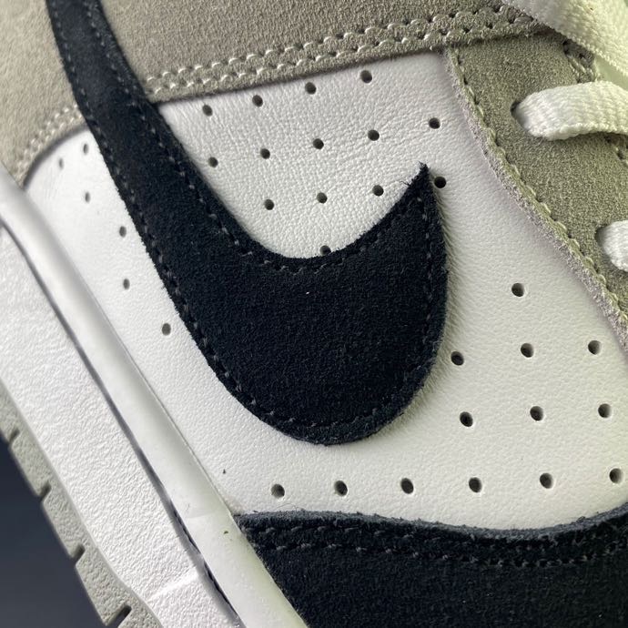 from Nike SB Dunk Low BQ6817 011