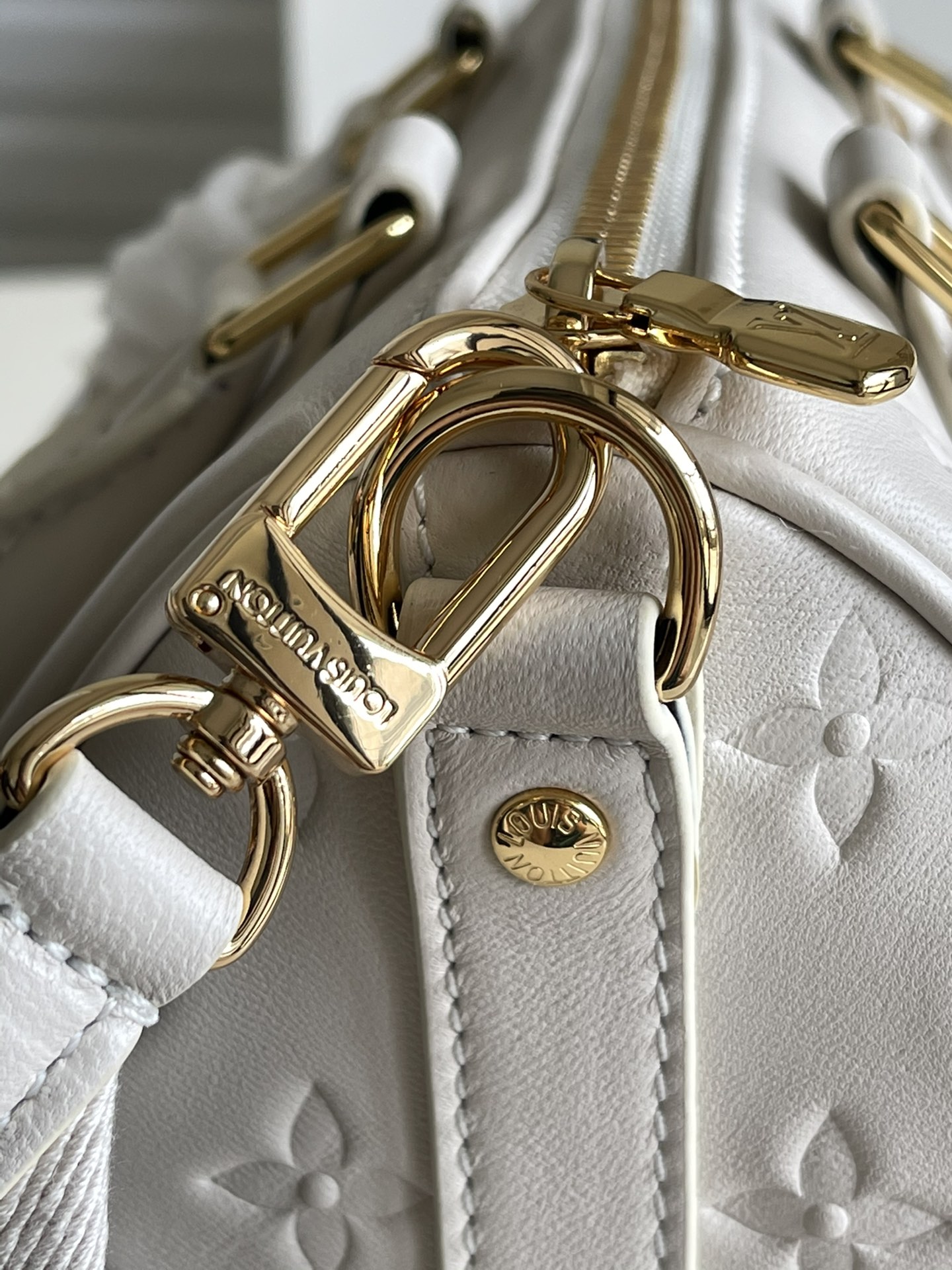 L*ouis V*uitton Bag Top Quality 22 x 19 x 13 CM