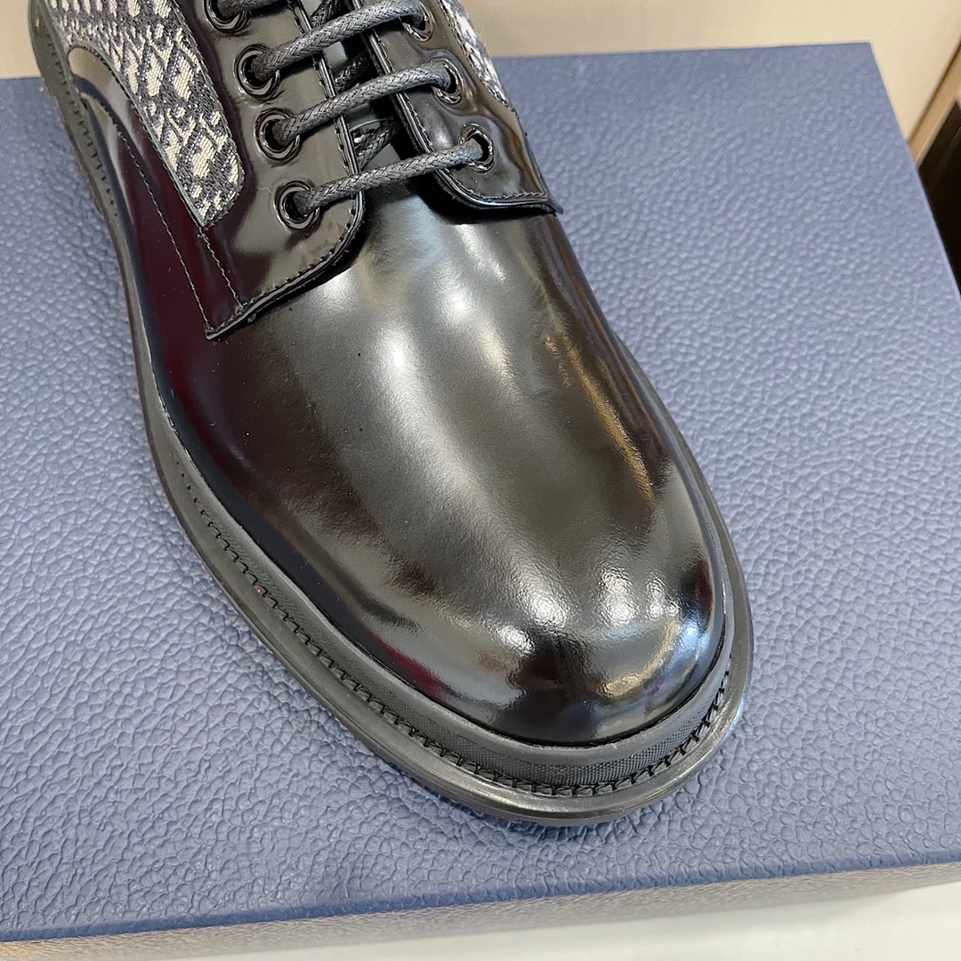 Men D*or Top Sneaker