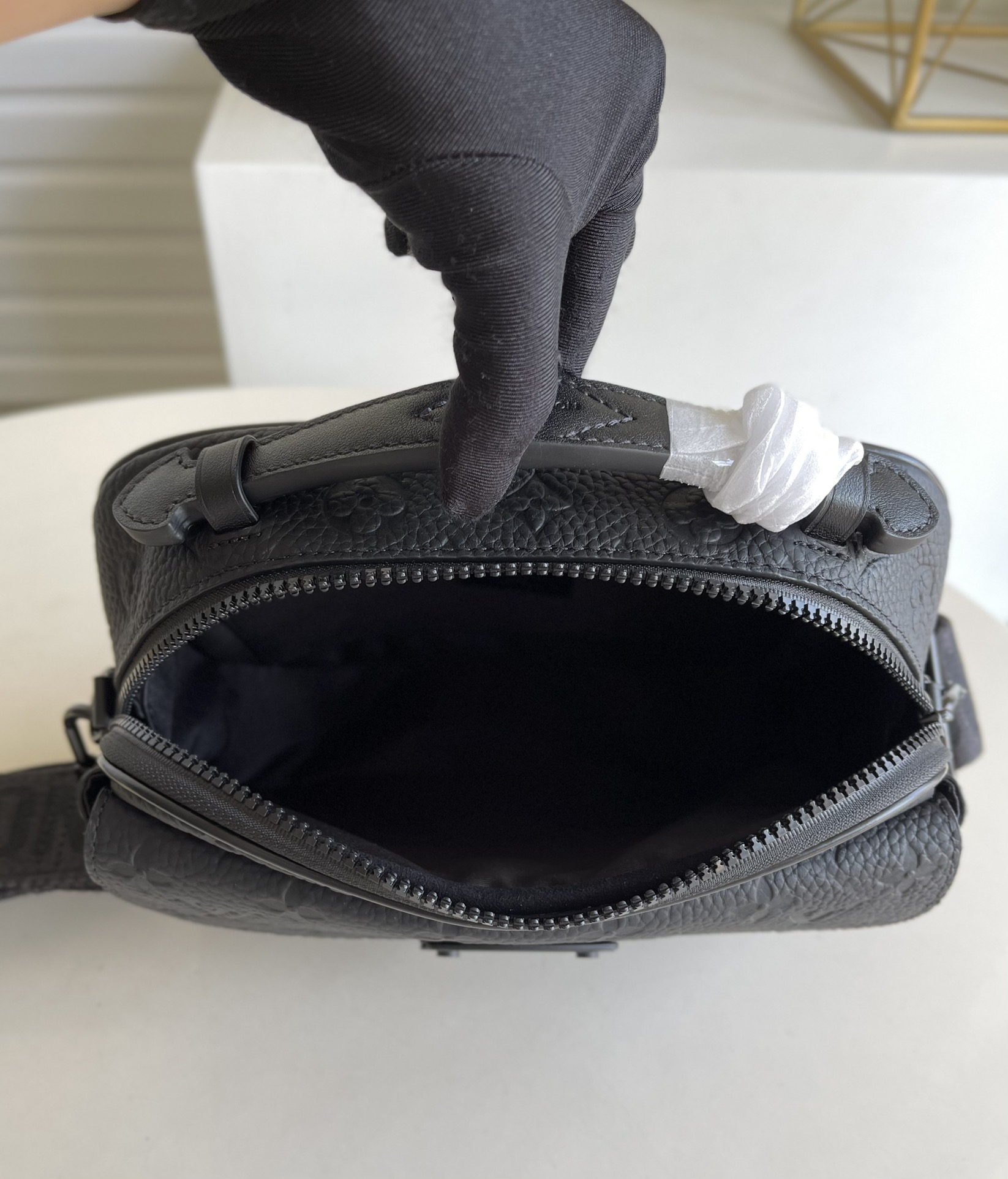 L*ouis V*uitton Bag Top Quality 22 x 18 x 8 CM