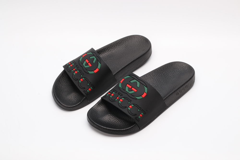 G*cci Sandals