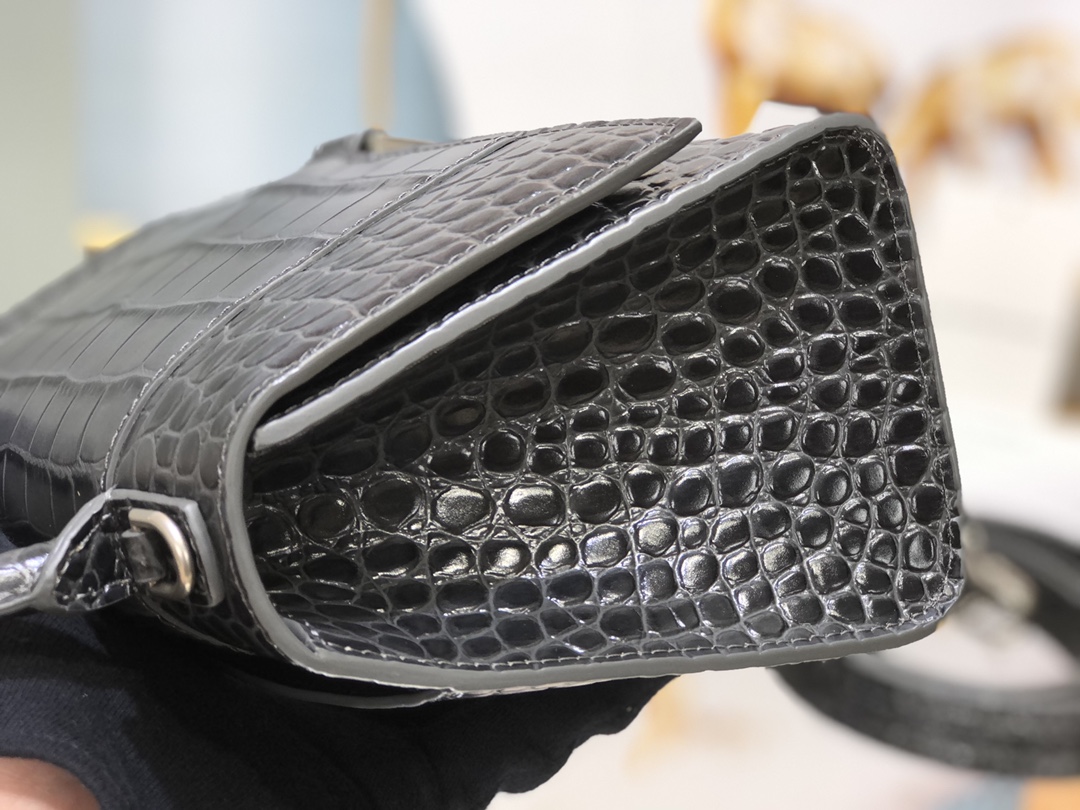 B*alenciaga Bag Top Quality