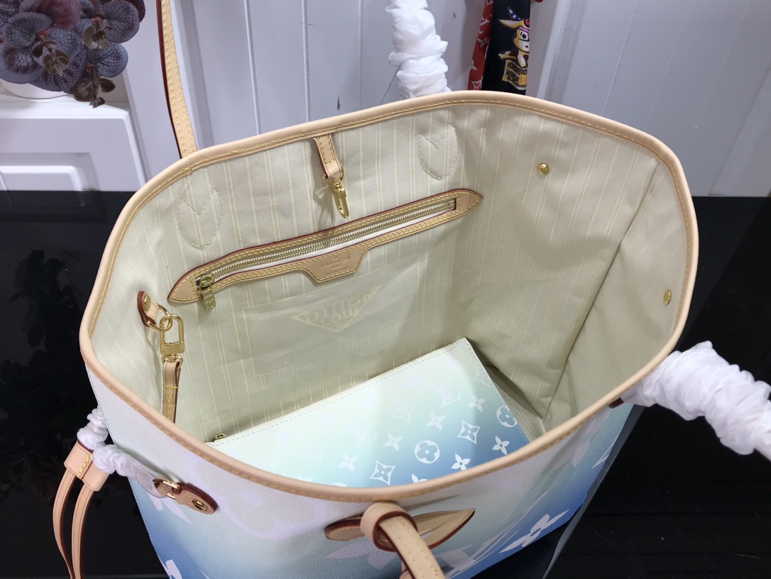 L*ouis V*uitton Top Bag 31.0 x 28.0 x 14.0cm