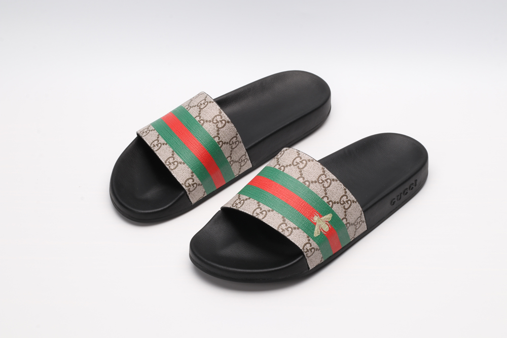 G*cci Sandals