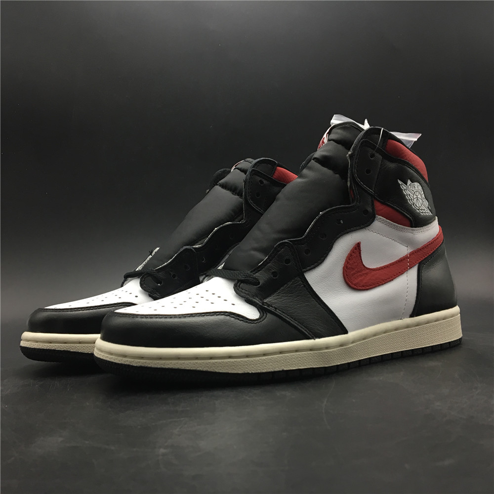 Air Jordan 1 Retro High Black Gym Red 555088-061
