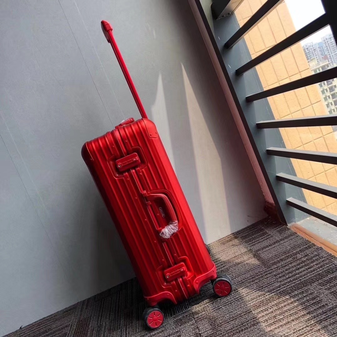 S*upreme Luggage