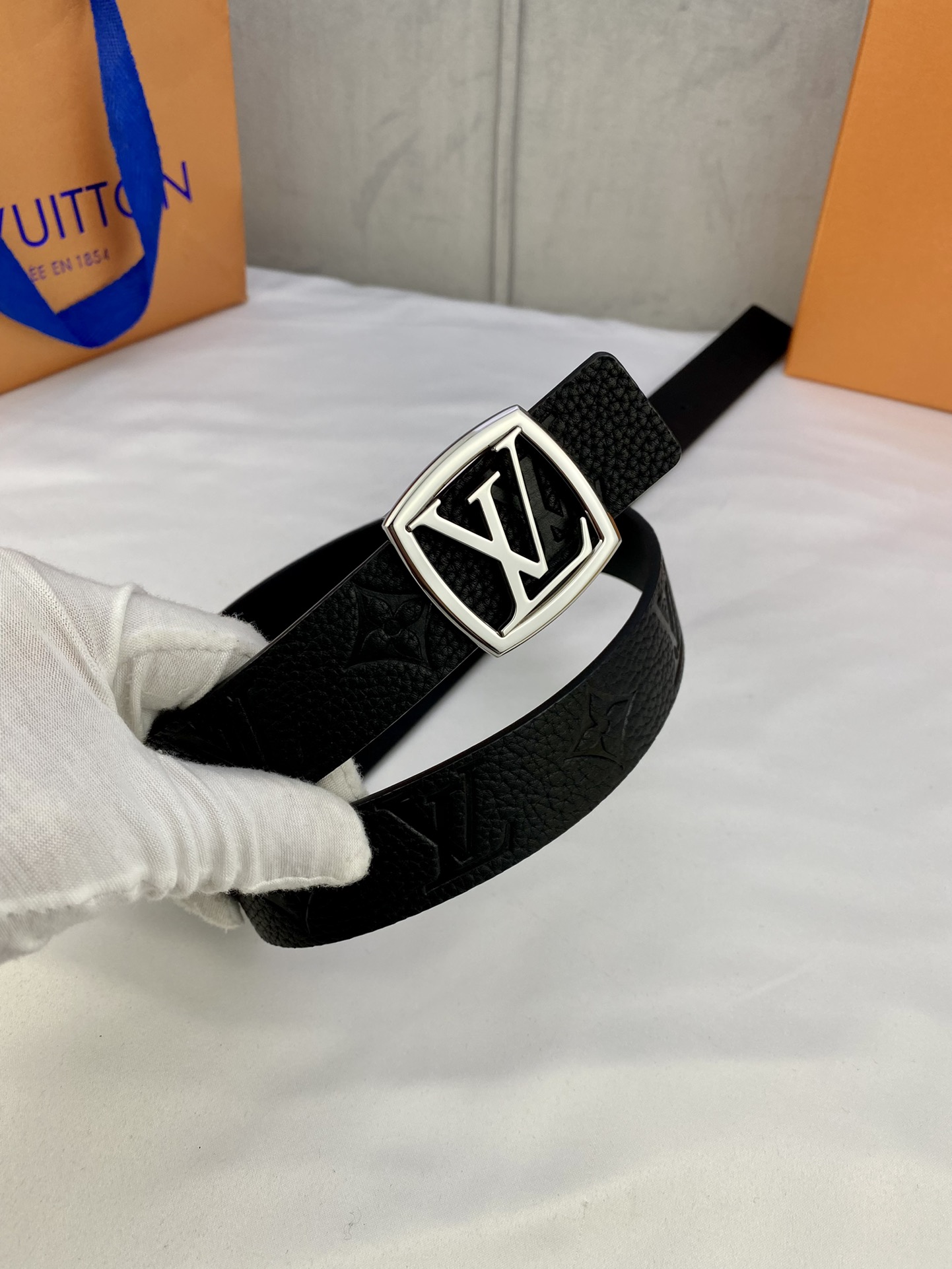 L*ouis V*uitton Belts Top Version