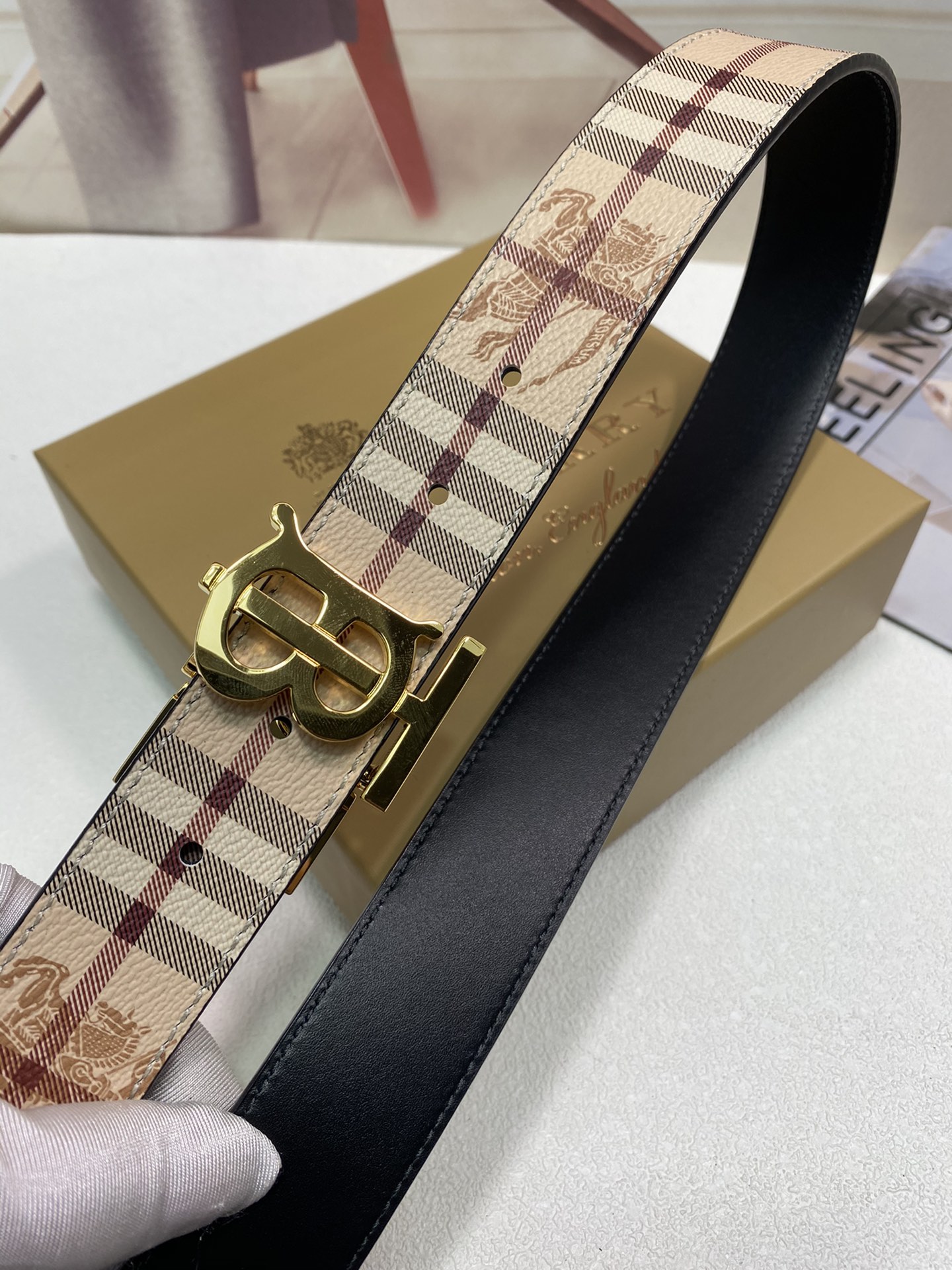 B*urberrry Belts Top Version 35MM