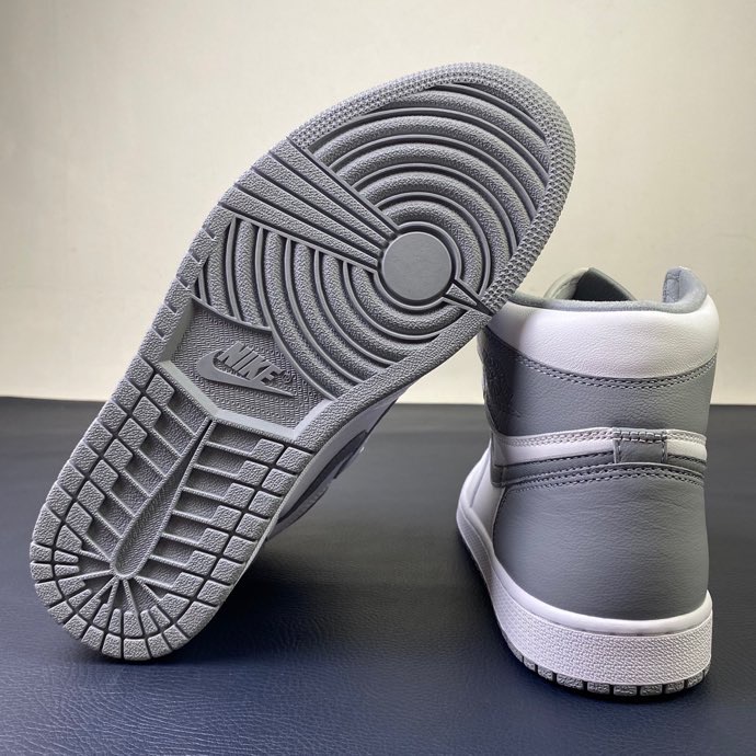 Air Jordan 1 High OG Stealth 555088-037