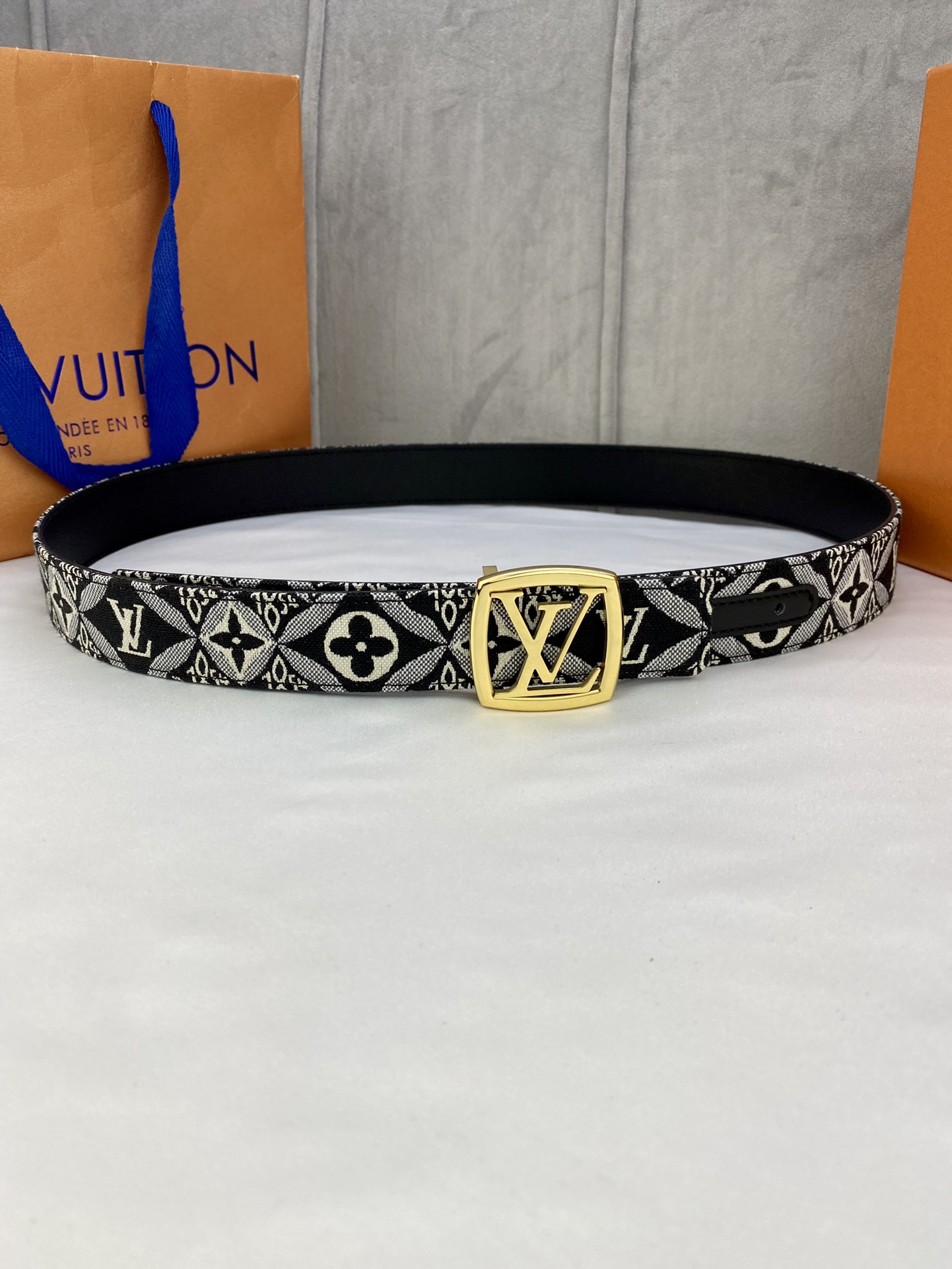 L*ouis V*uitton Belts Top Version