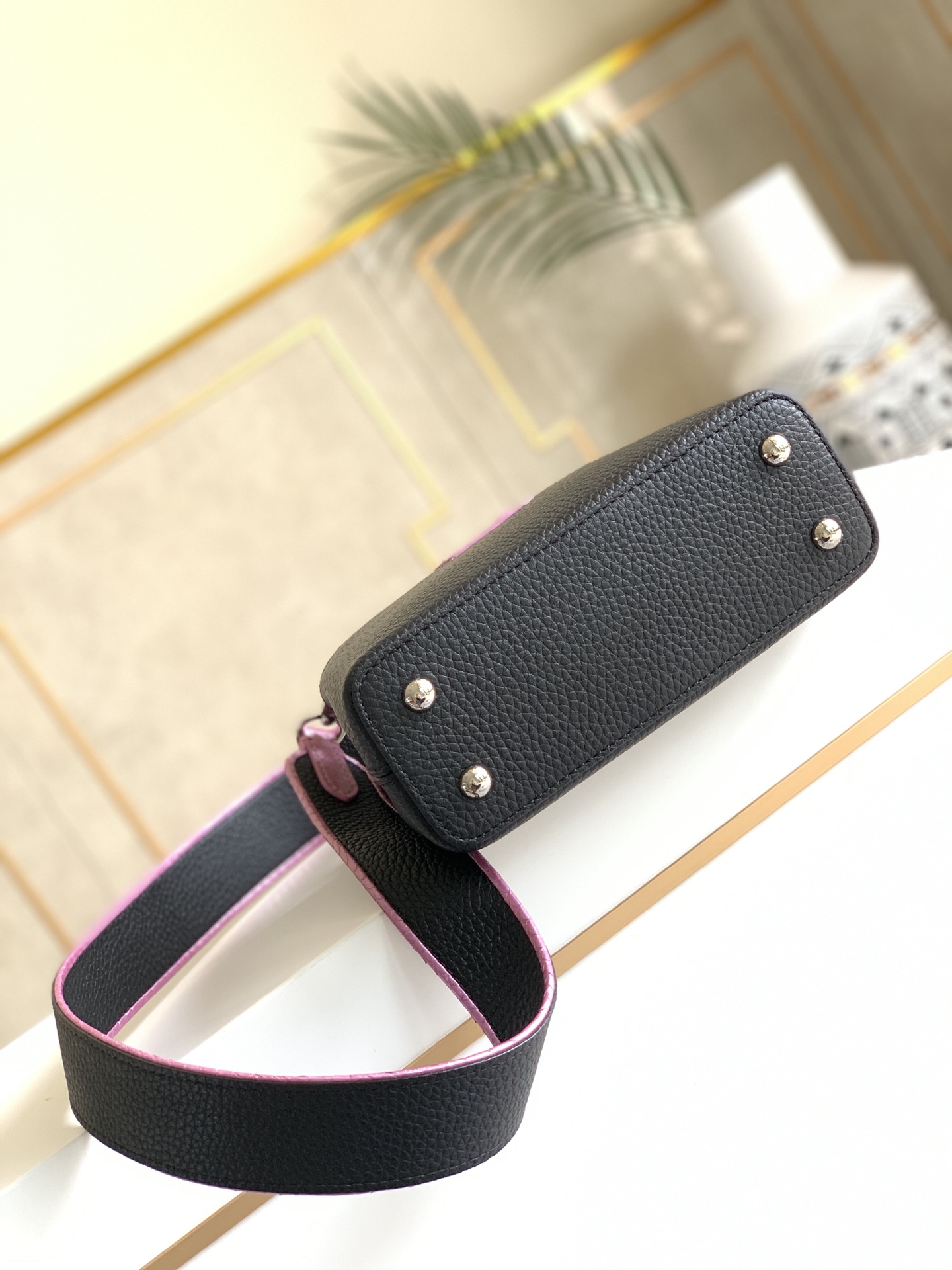 L*ouis V*uitton Top Bag 21x14x8cm