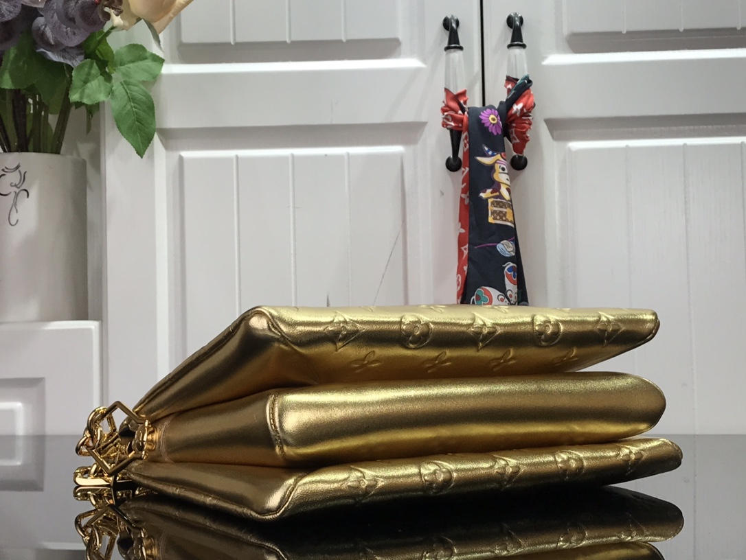 L*ouis V*uitton Top Bag 20 x 26 x 12CM