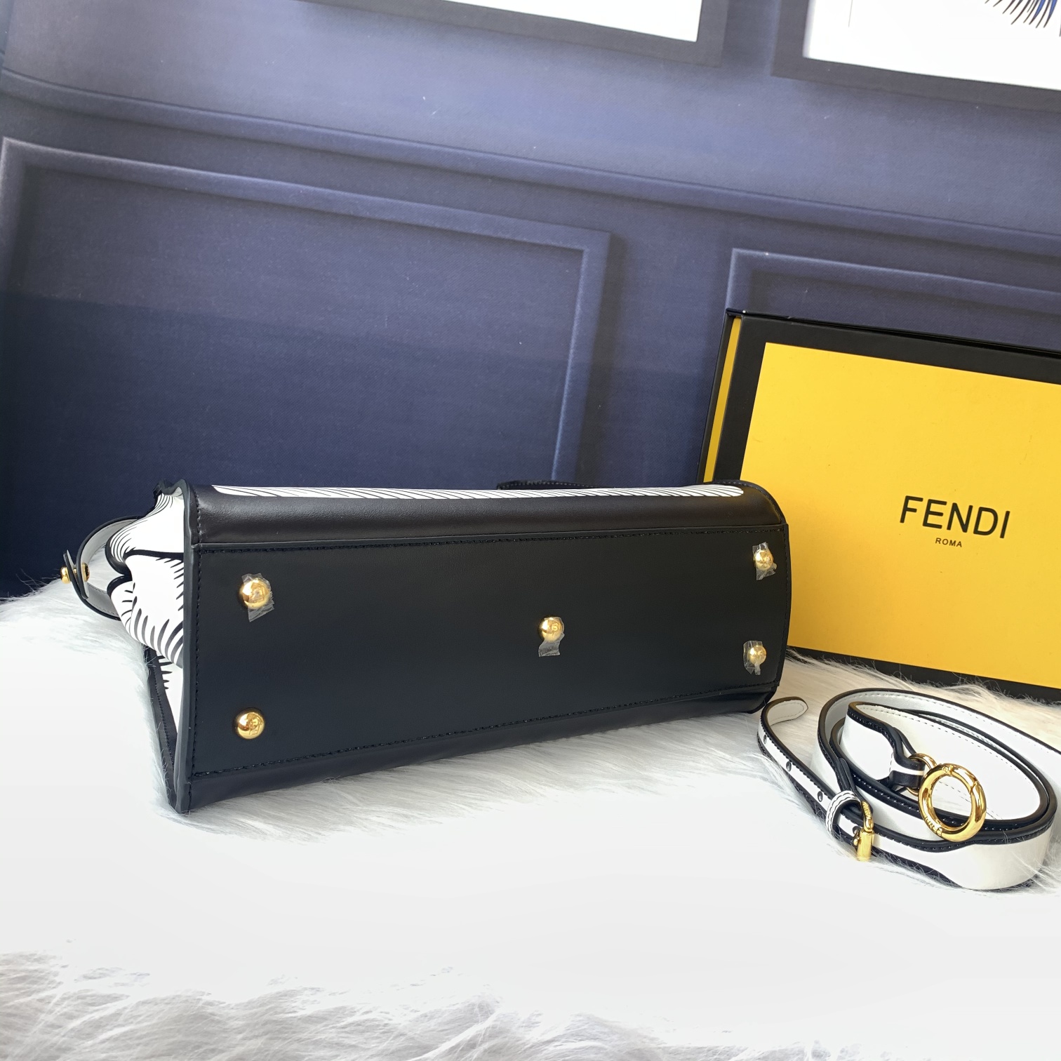 F*endi Top Bag 33*26*12cm