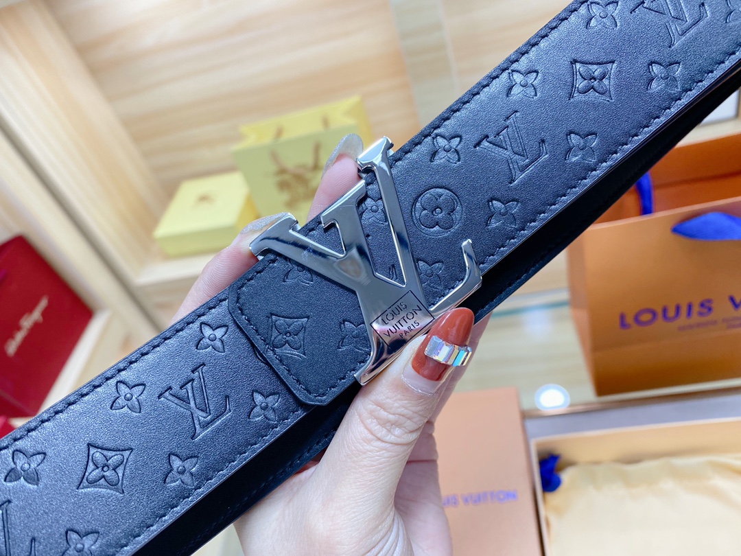 L*ouis V*uitton Belts Top Version