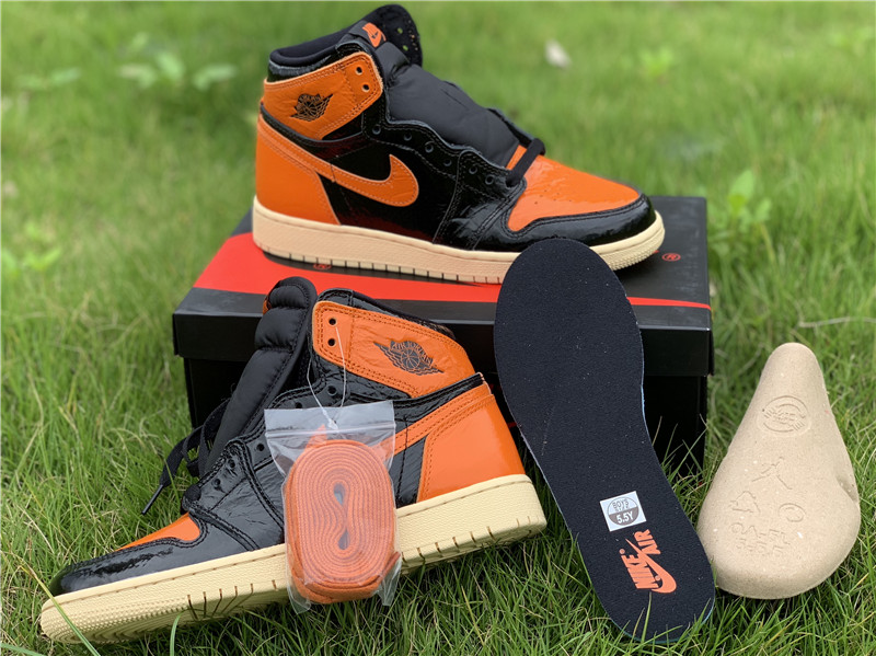 Air Jordan 1 Retro High OG “Shattered Backboard”3.0 555088-028