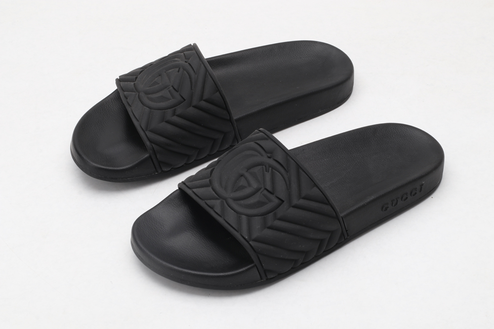 G*cci Sandals