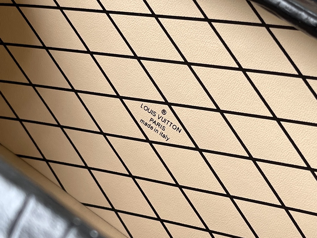 L*ouis V*uitton Bag Top Quality 20*12.5*5CM