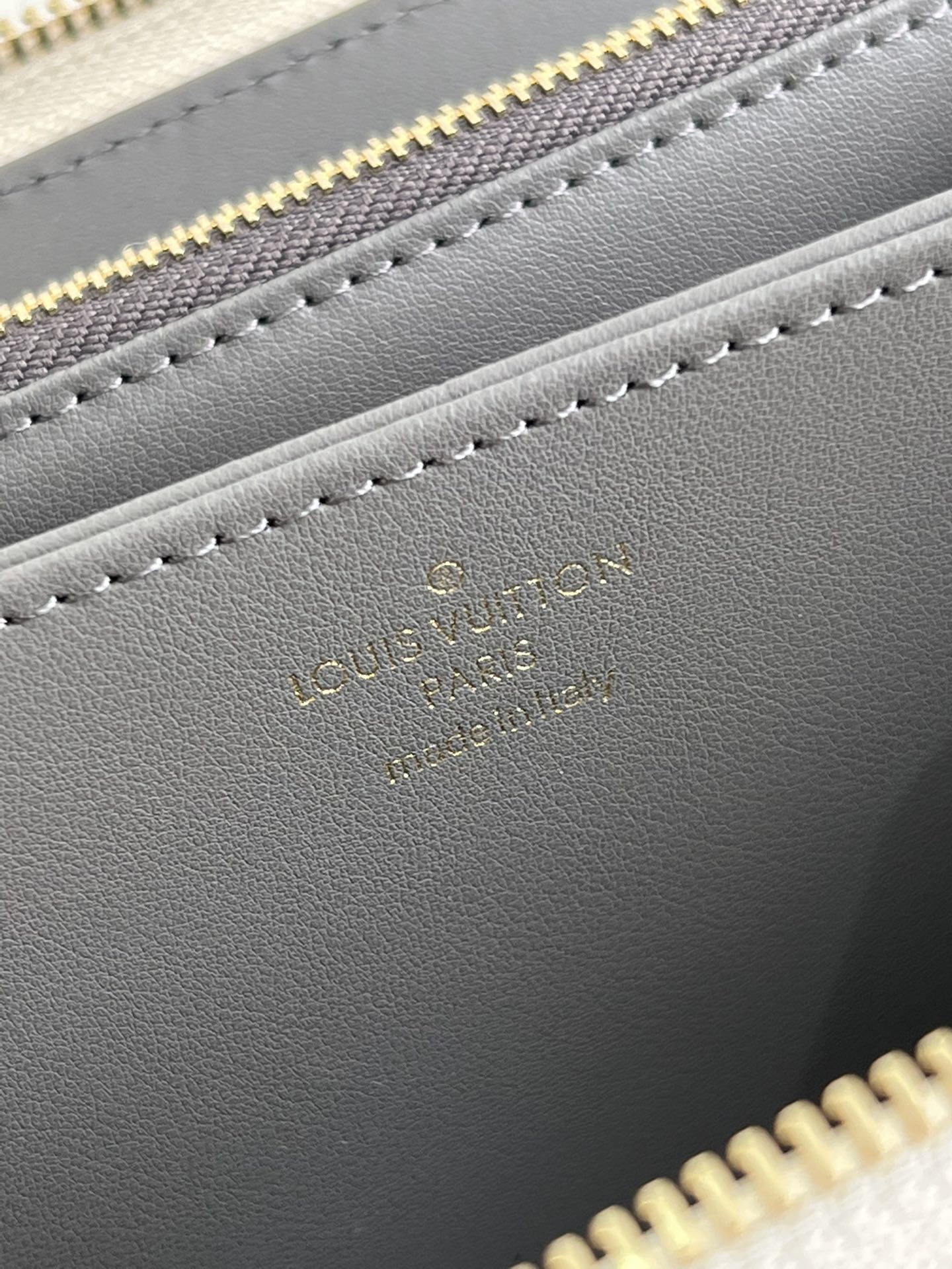 L*ouis V*uitton Bag Top Quality 19.5*10.5*2.5CM