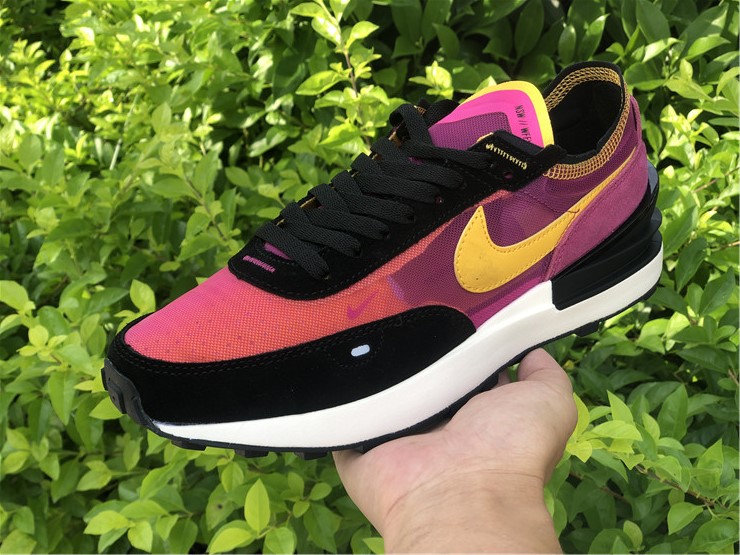 from NIKE Waffle One DA7995-600