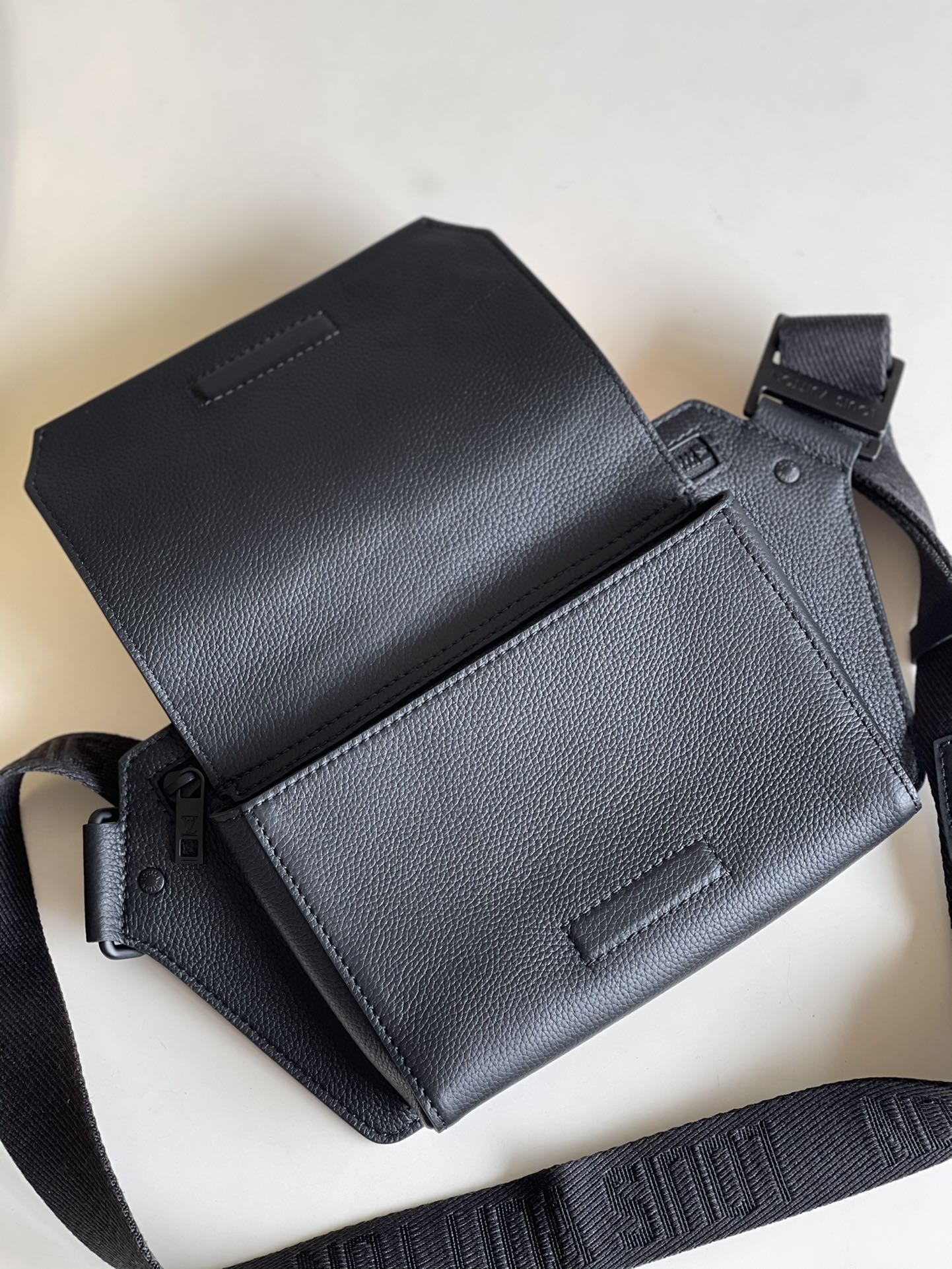 L*ouis V*uitton Bag Top Quality 30 x 16 x 3 cm