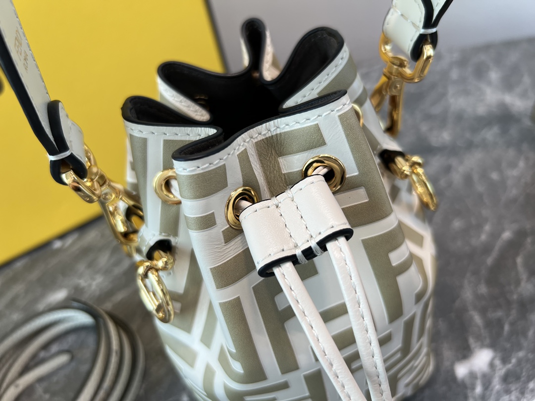 F*endi Bag Top Quality 12*10*18CM