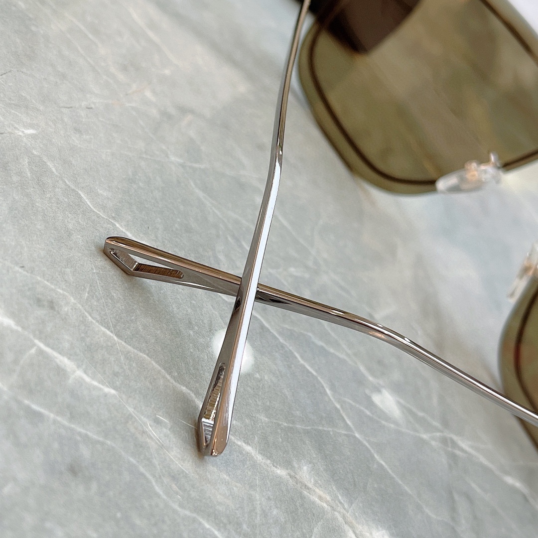 C*artier Glasses Top