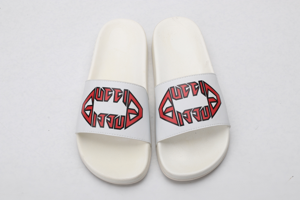 G*cci Sandals