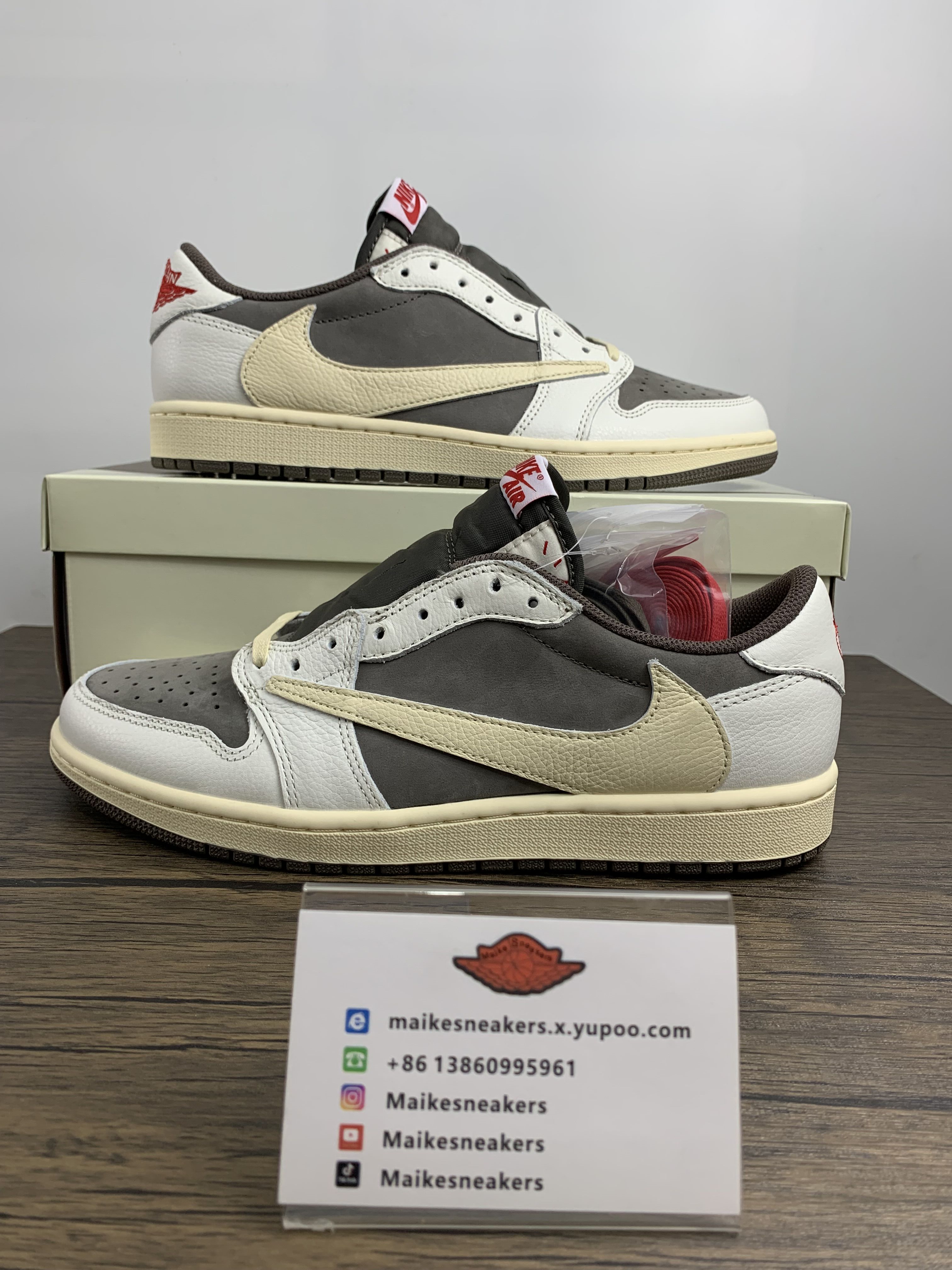 Travis Scott x Air Jordan 1 Low Reverse Mocha