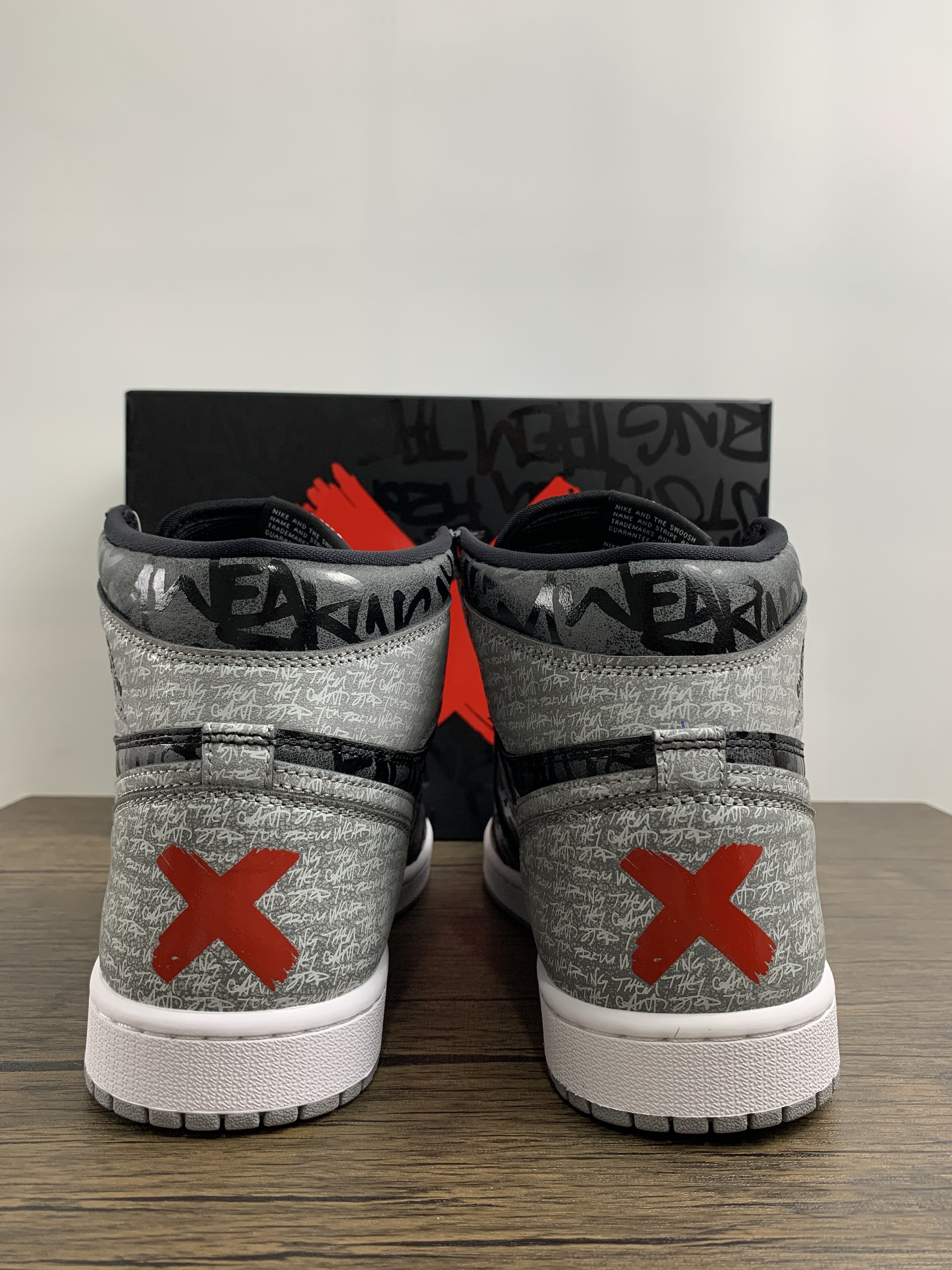 Air Jordan 1 men women top sneaker