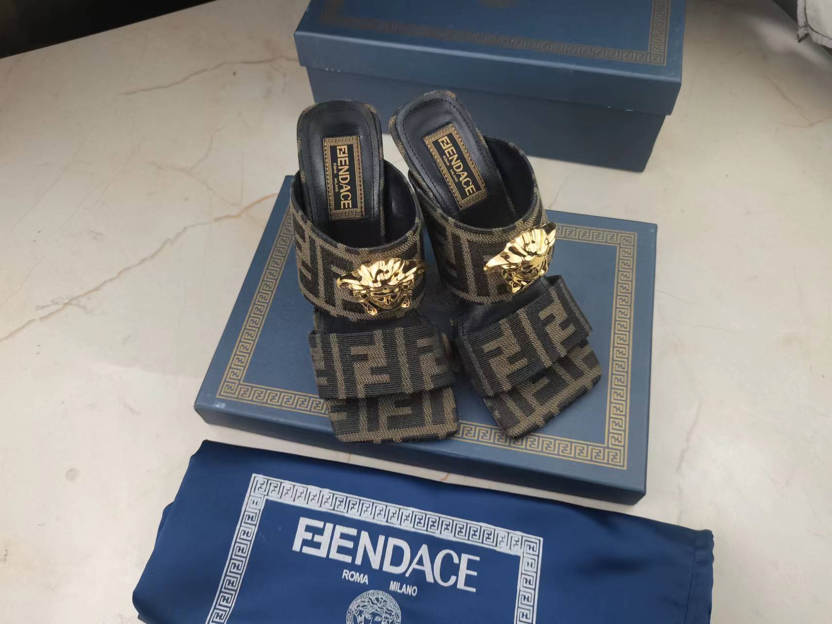 Women F*endi Top Quality Sandals