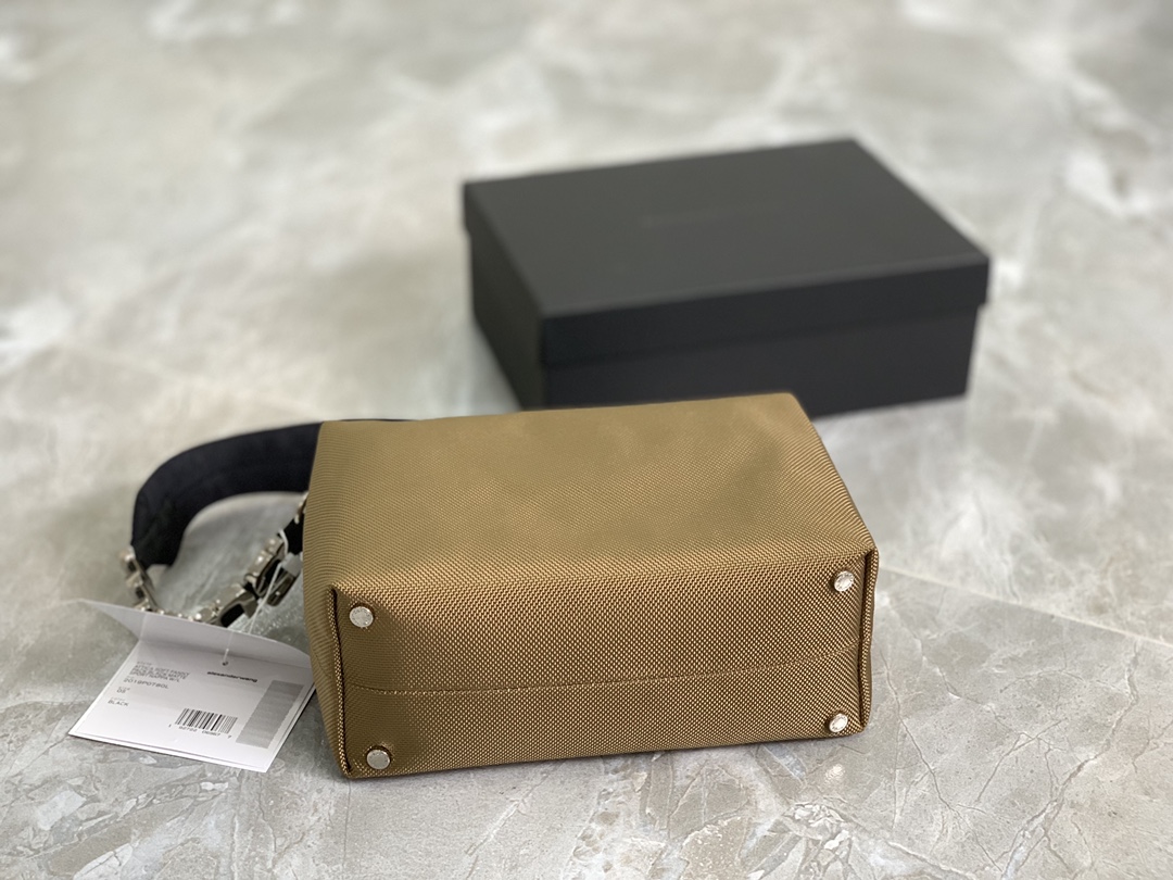 A*lexander W*ang Top Bag 22CM