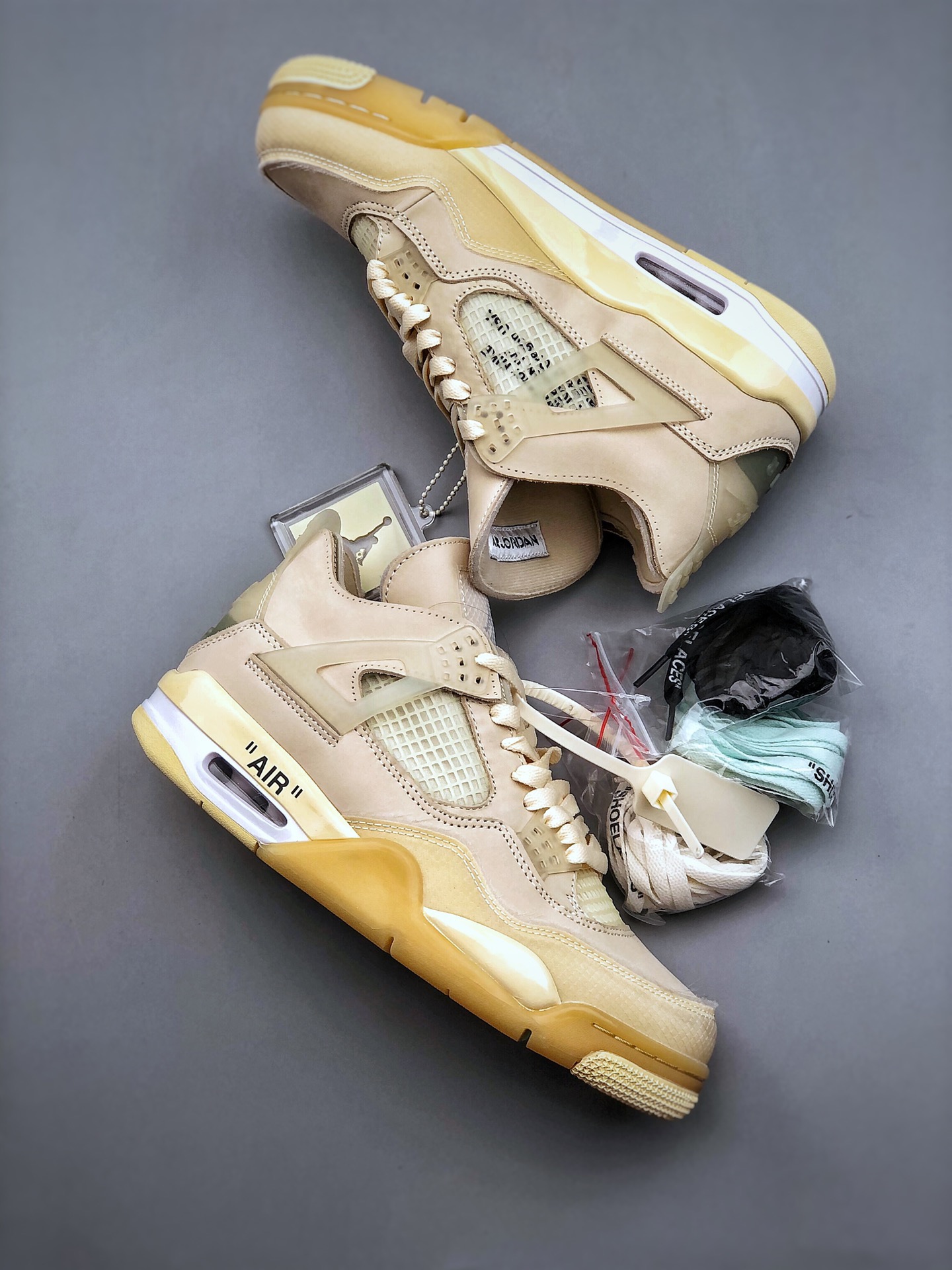 OFF-WHITE x Air Jordan 4 “sail”ow