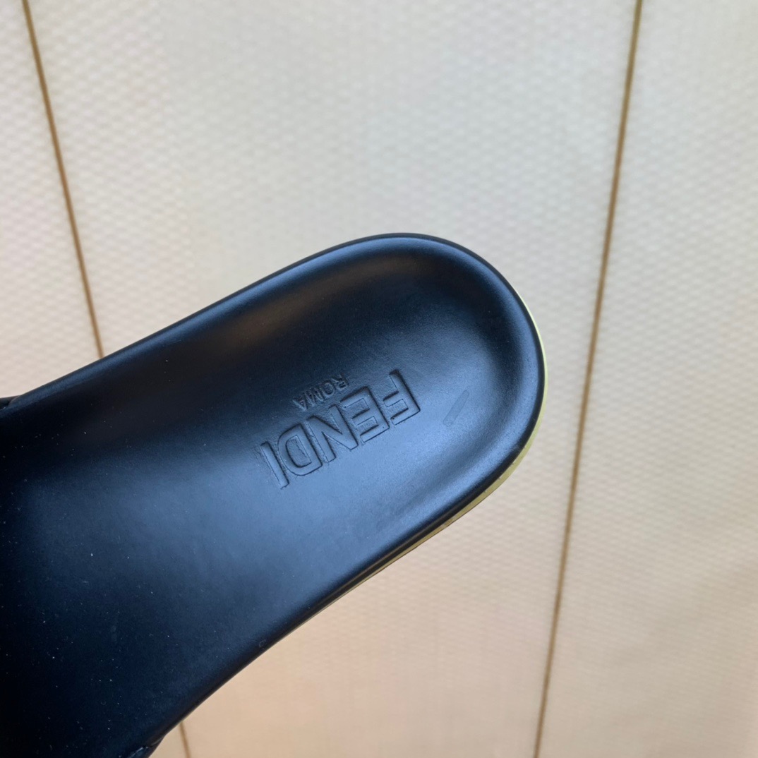 Men F*endi Top Slippers