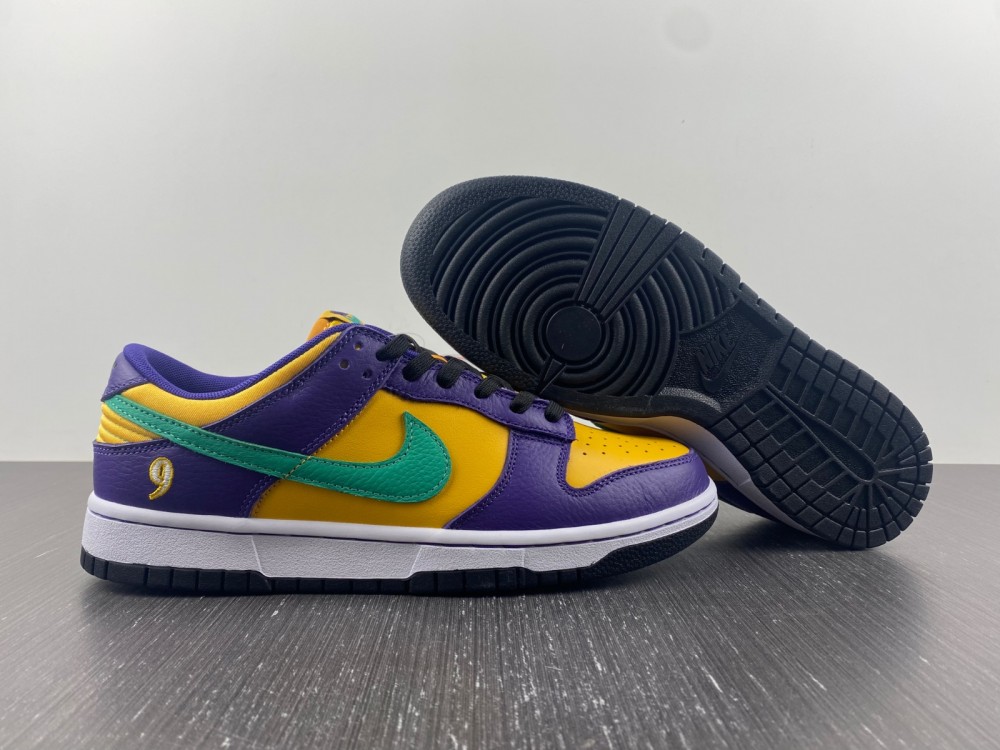 from Nike SB Dunk Low DO9581-500