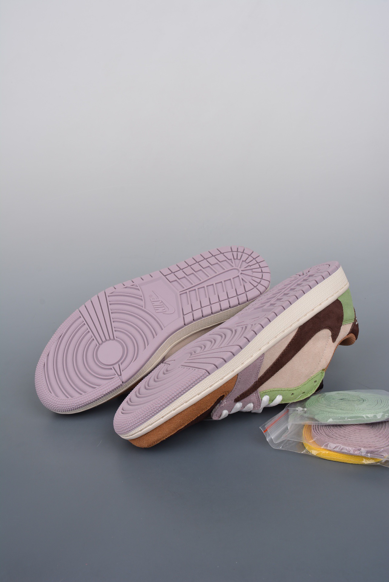 Travis Scott x Air Jordan 1 Low Reverse Mocha