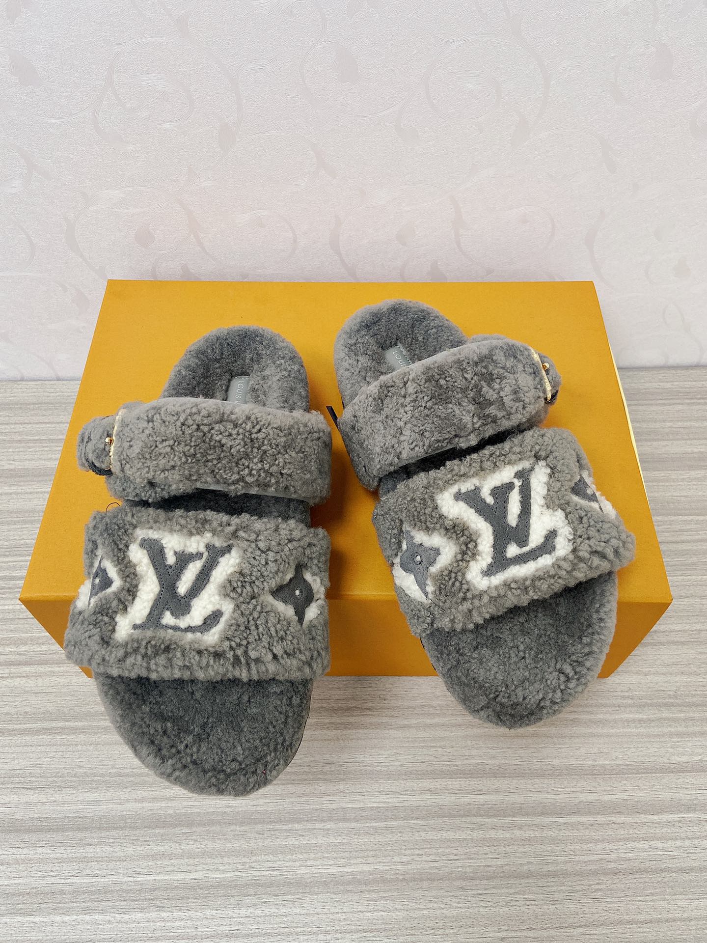 Women L*ouis V*uitton Top Sandals