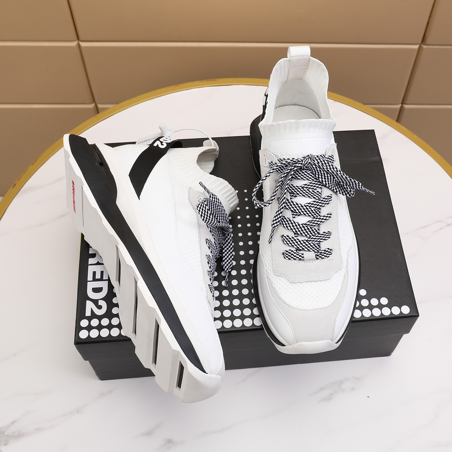 Men O*ff W*hite Top Sneakers