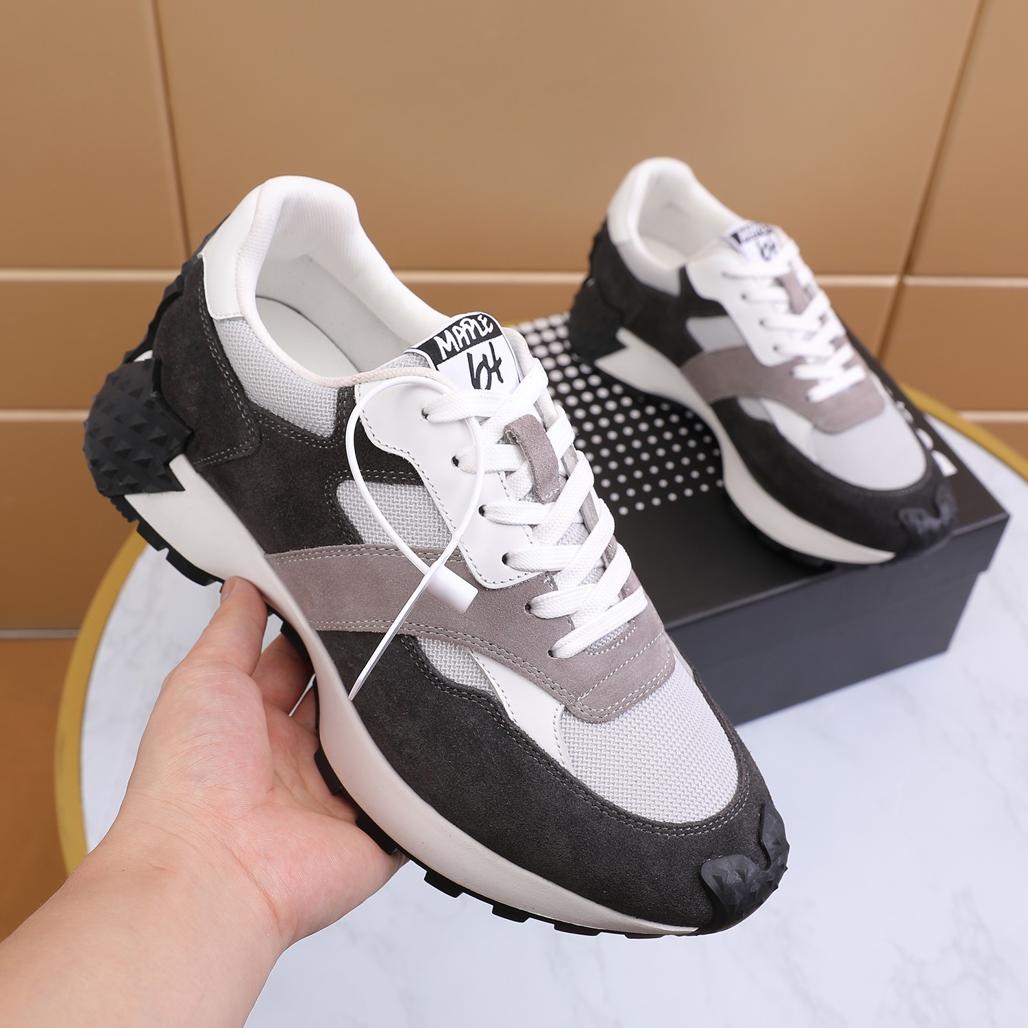 Men O*ff W*hite Top Sneakers