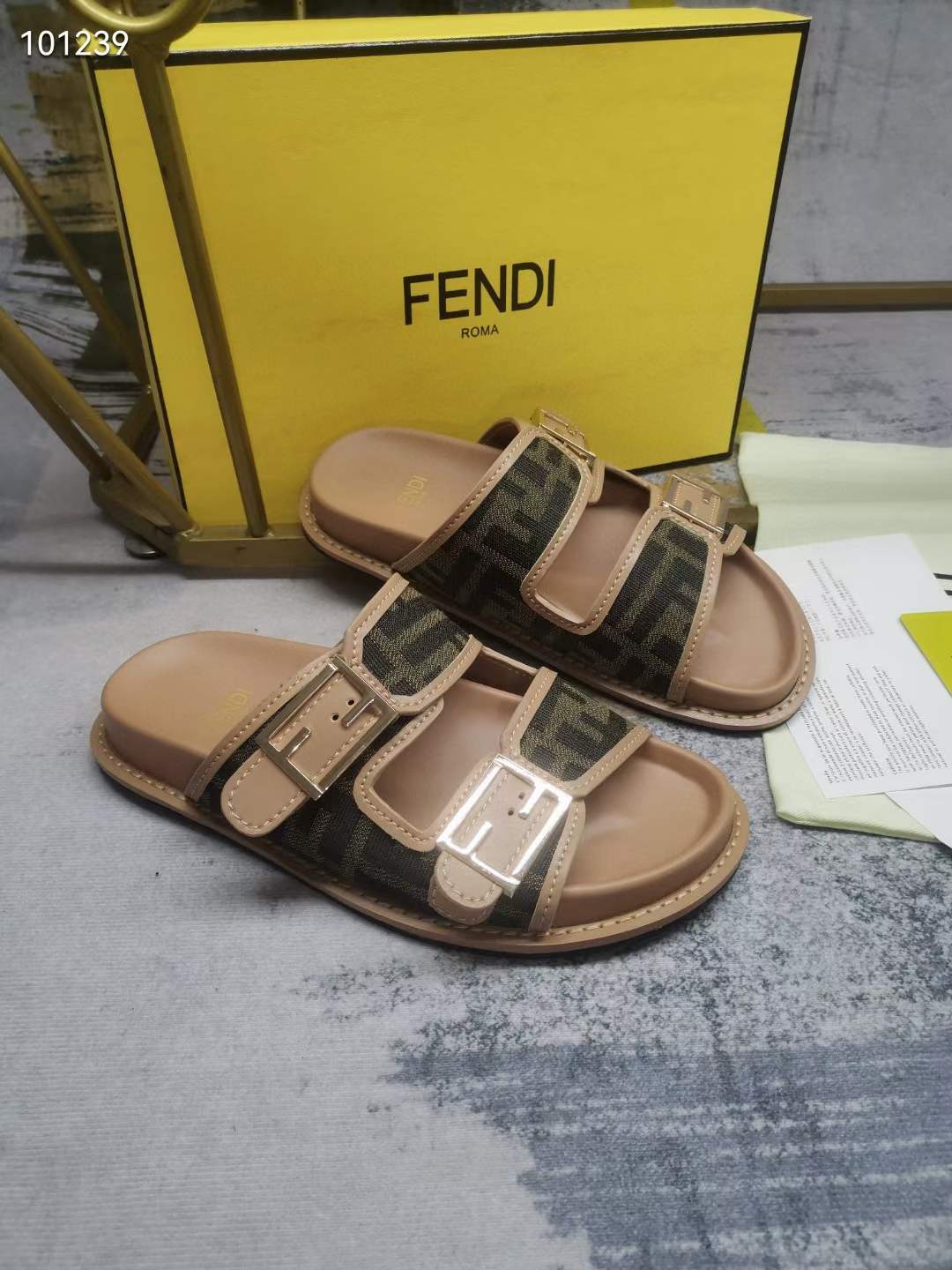 Women Men F*endi Top Sandals （ ）