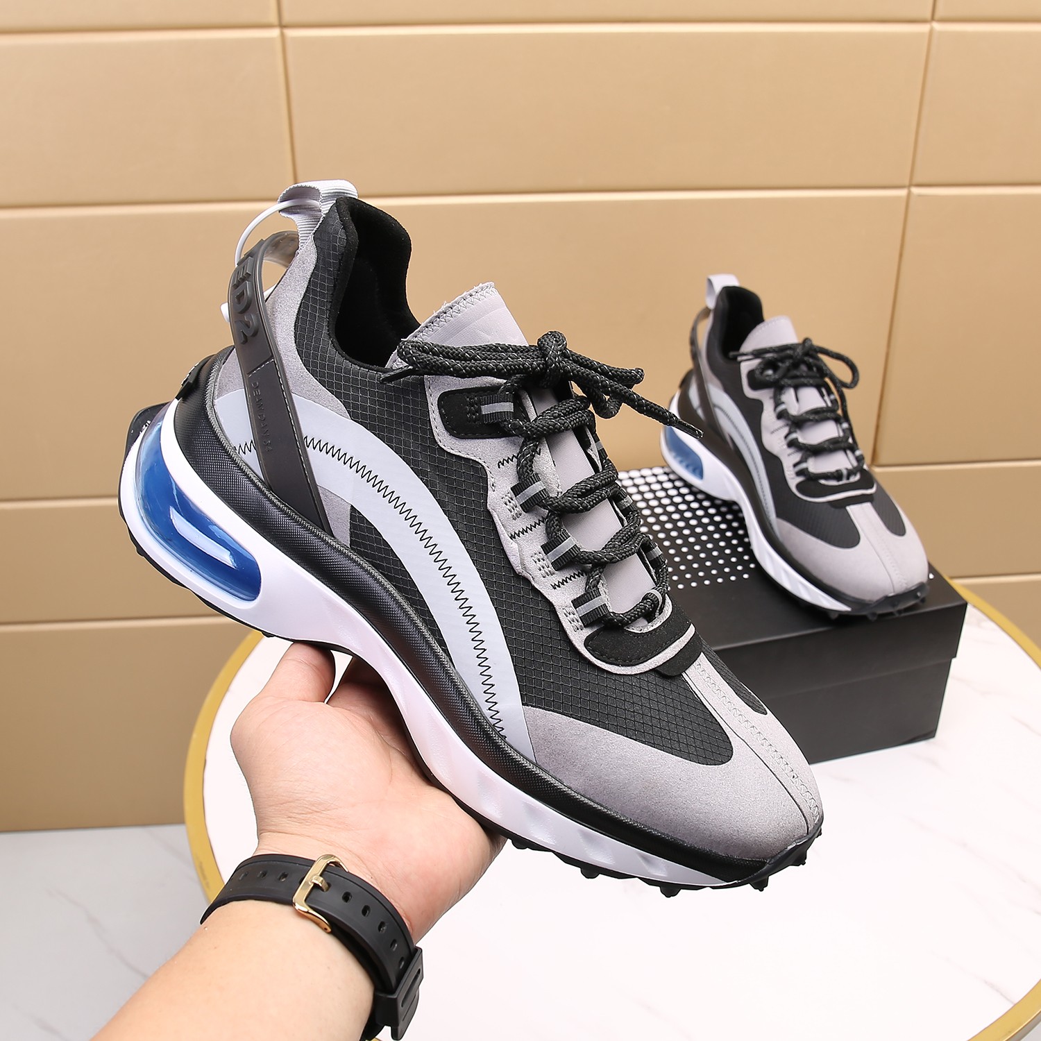 Men O*ff W*hite Top Sneakers