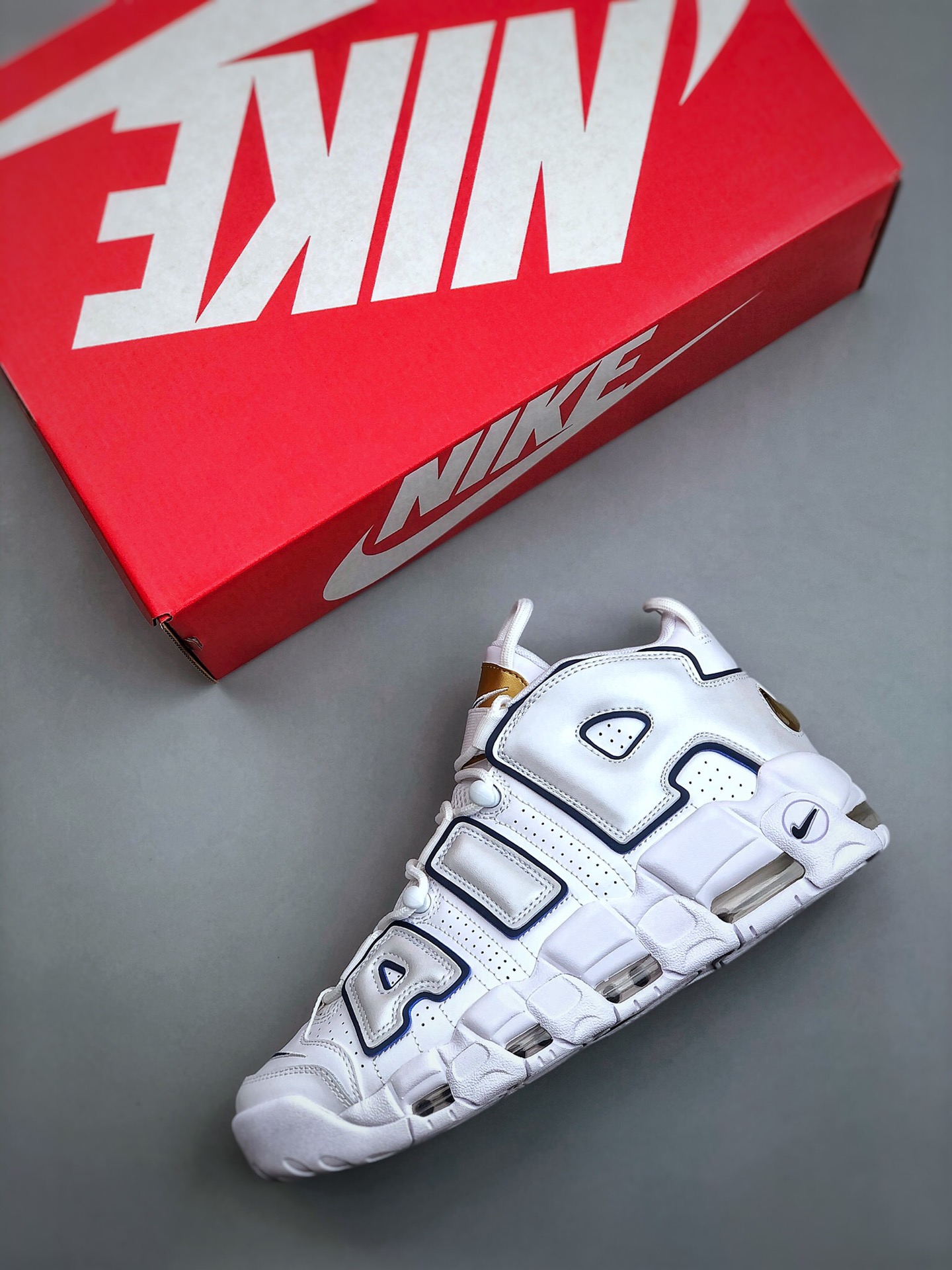 Nike air more uptempo