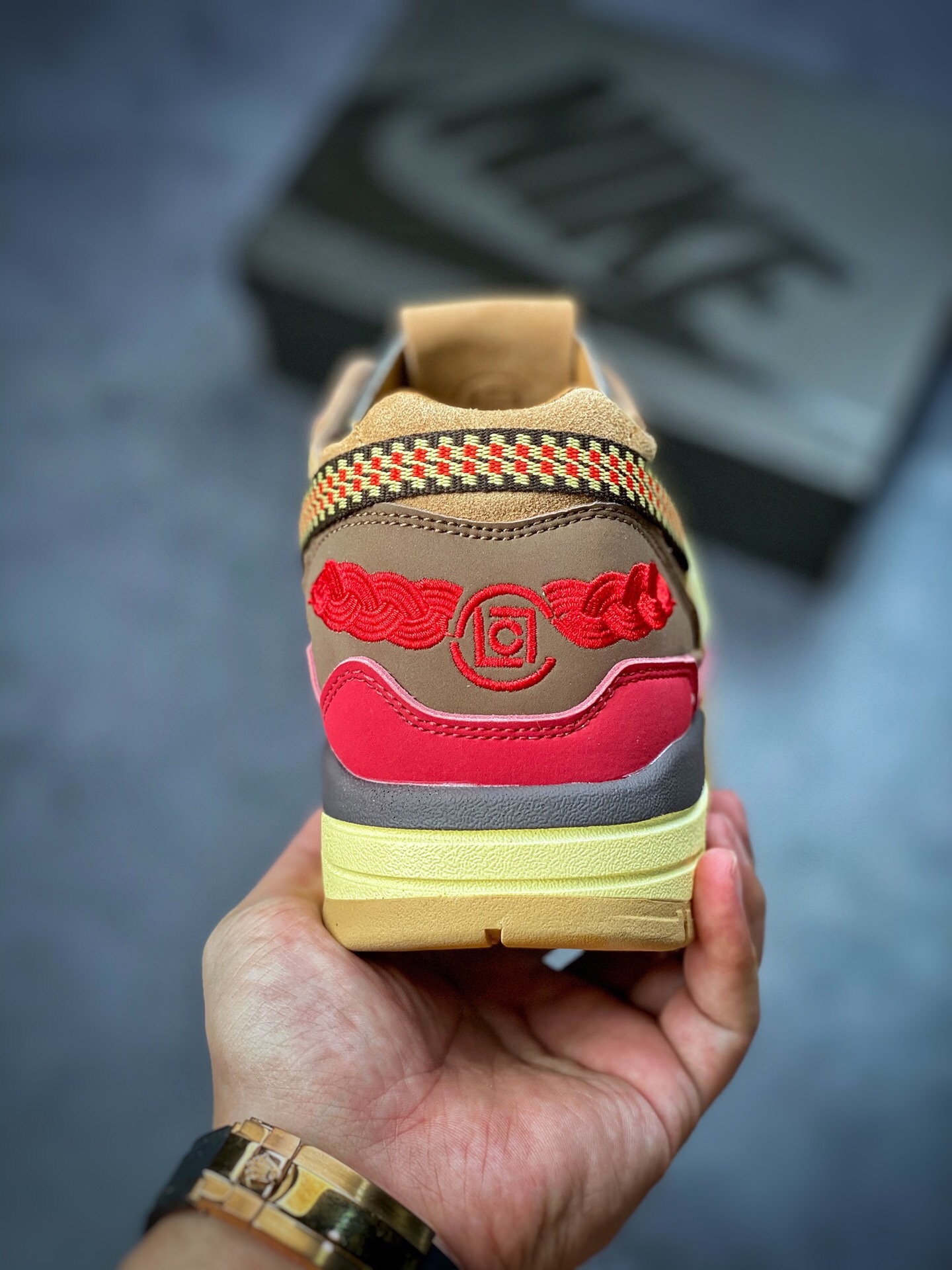 Men clot Nike Air Max 1 kiss of death