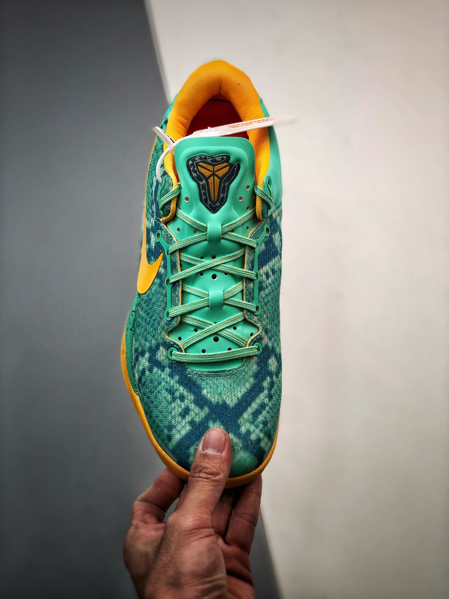 NIKE Kobe 8 green glow