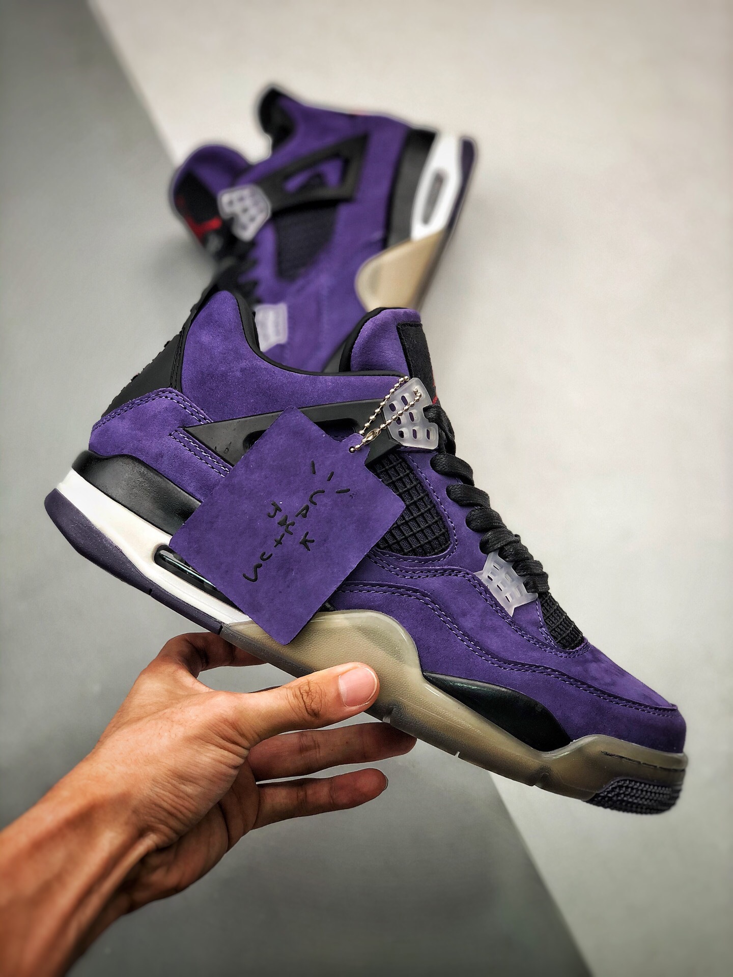 NIKE Air Jordan 4