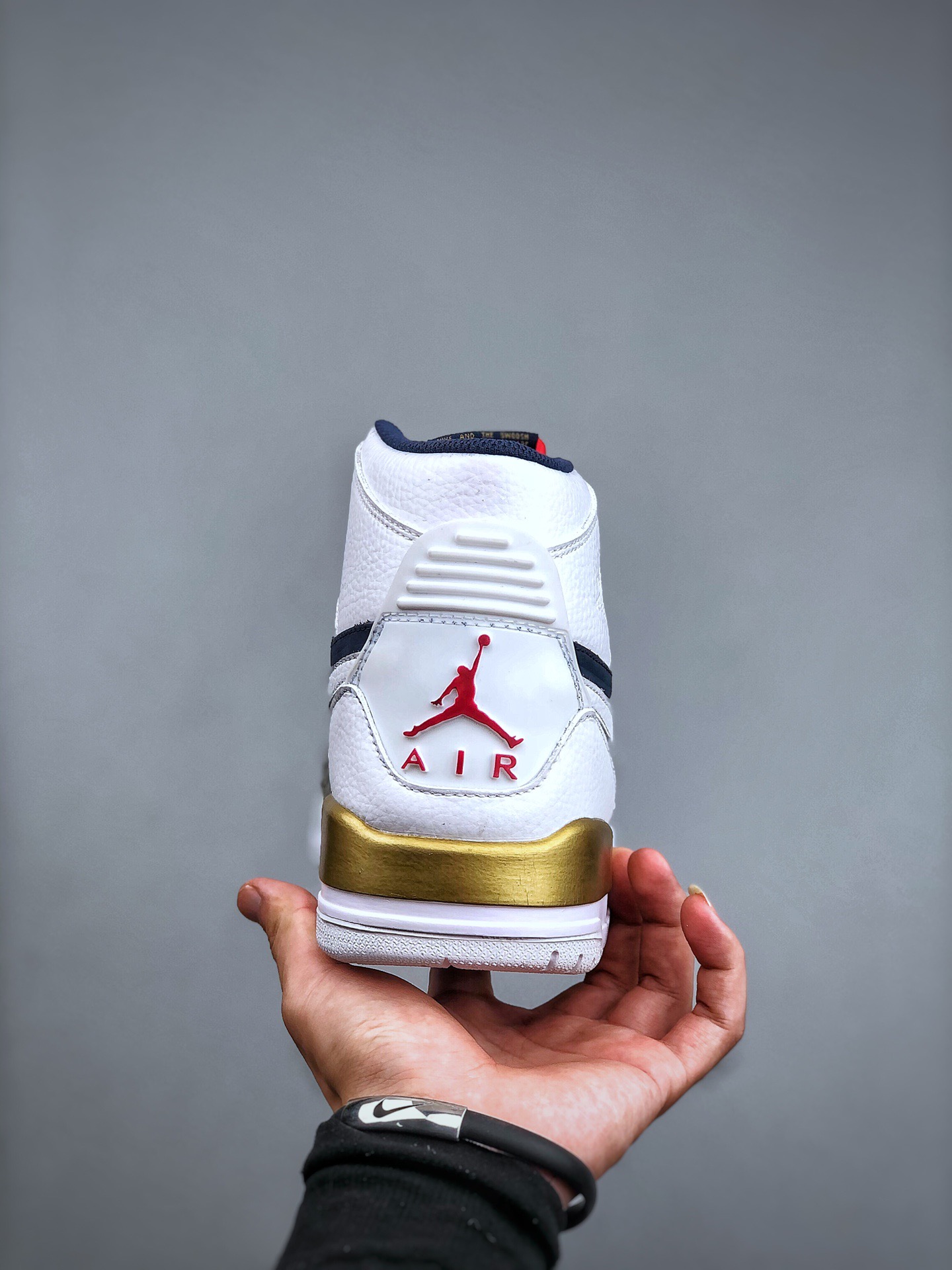 NIKE Air Jordan Legacy 312