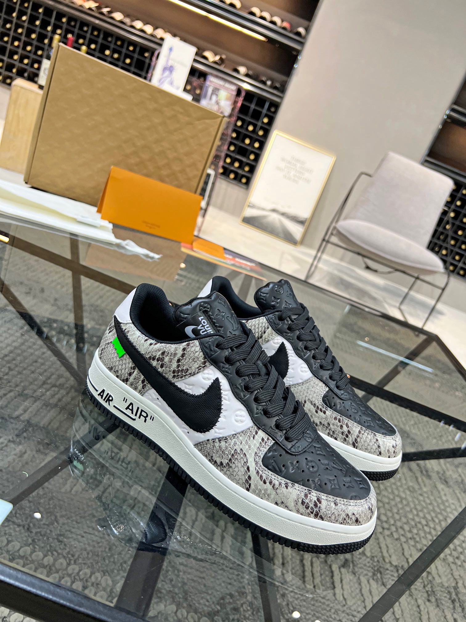 Men Women L*ouis V*uitton x NIKE Sneakers Maikesneakers