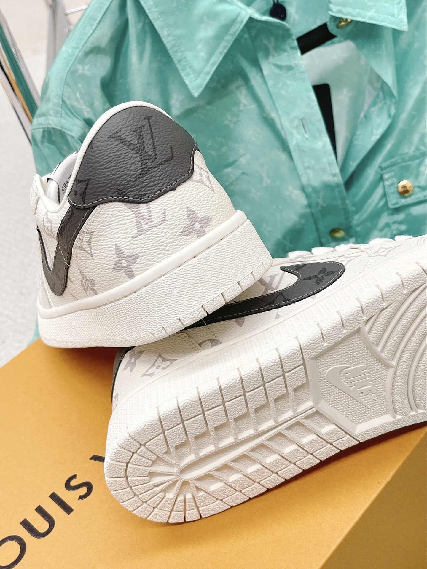 Men Women L*ouis V*uitton x NIKE Sneakers Maikesneakers